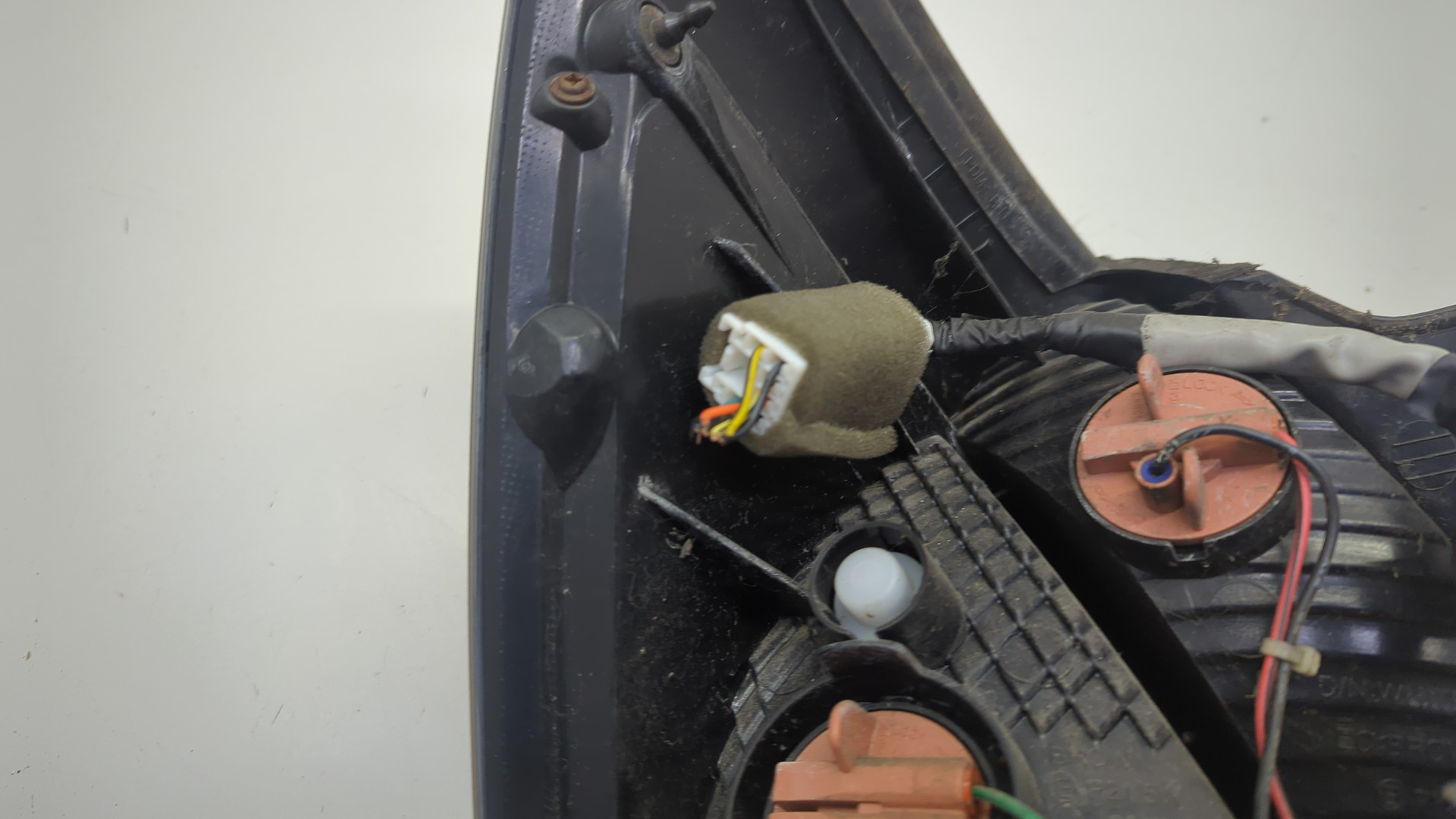 Фонарь задний правый