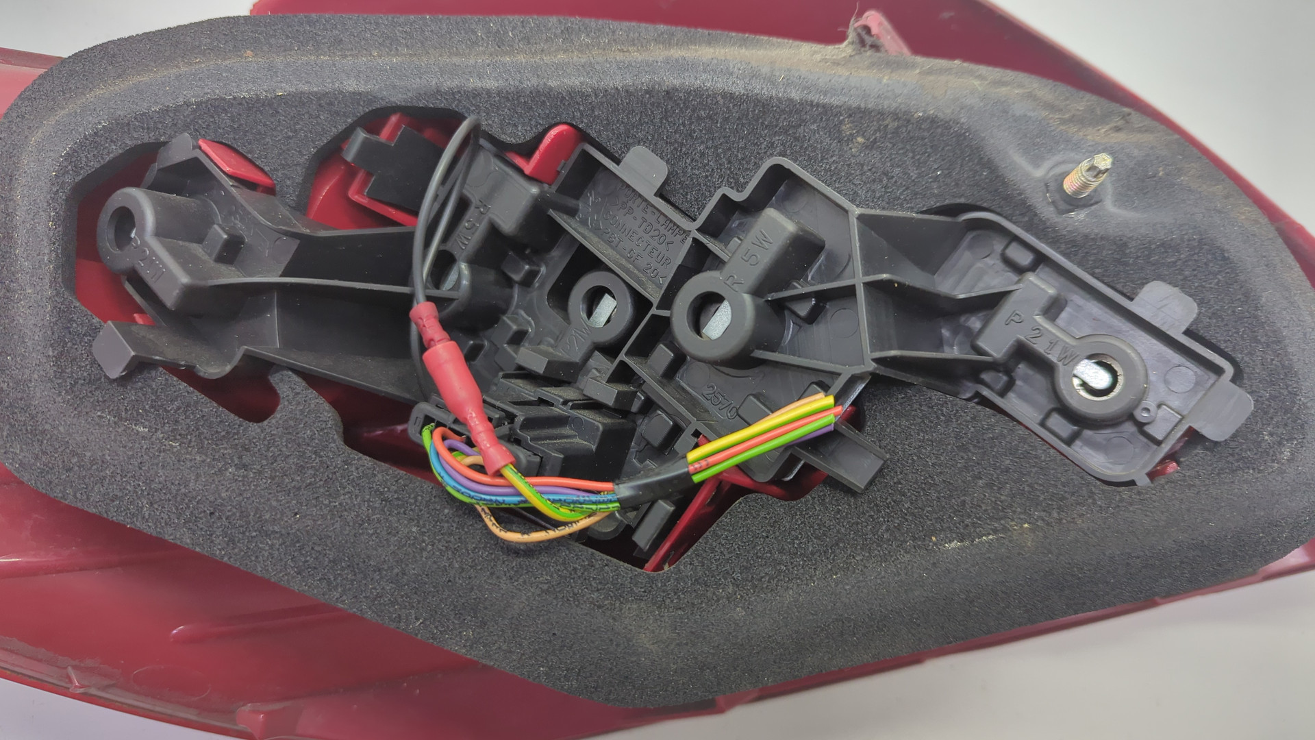 Фонарь задний правый