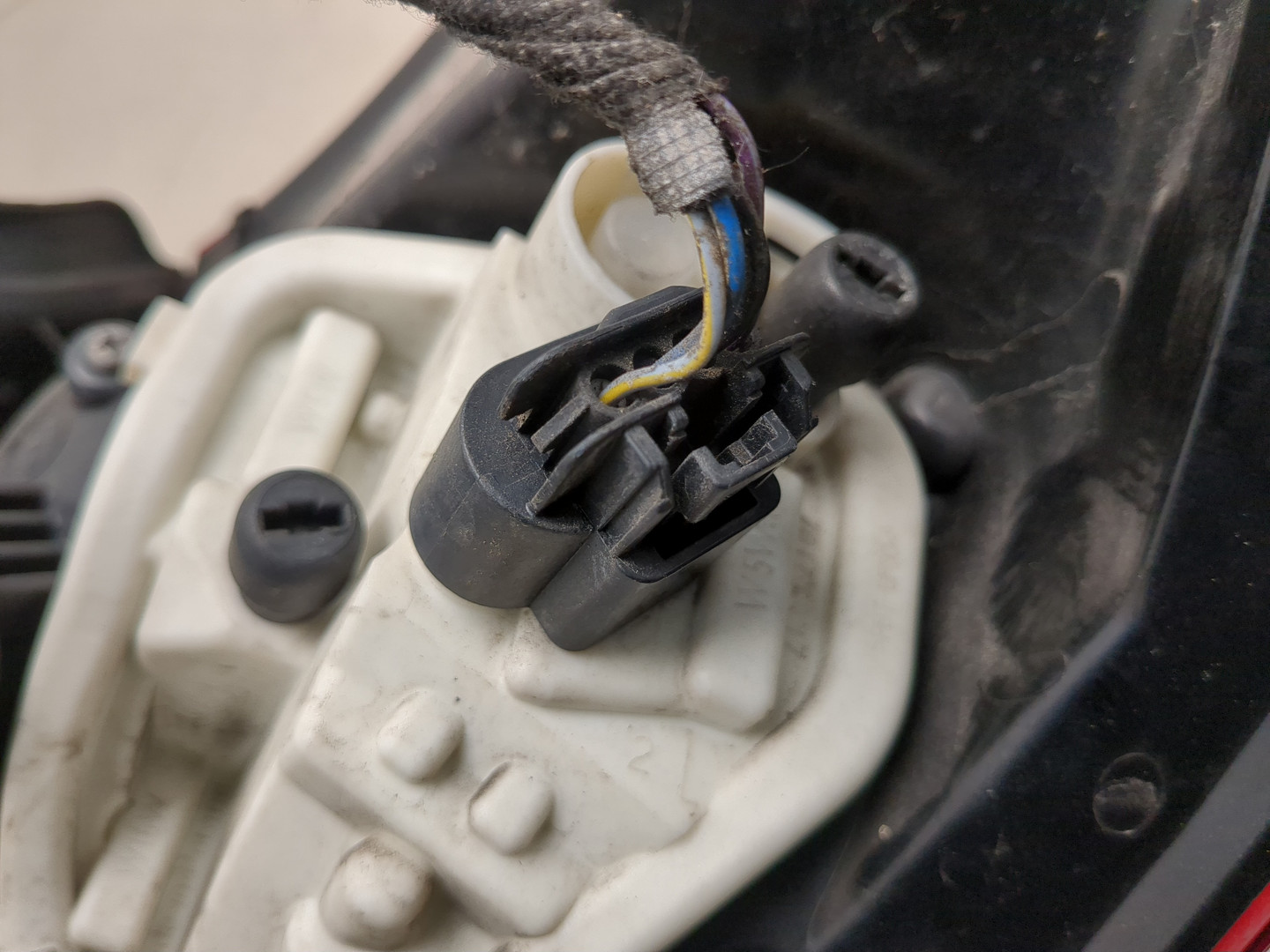 Фонарь задний левый