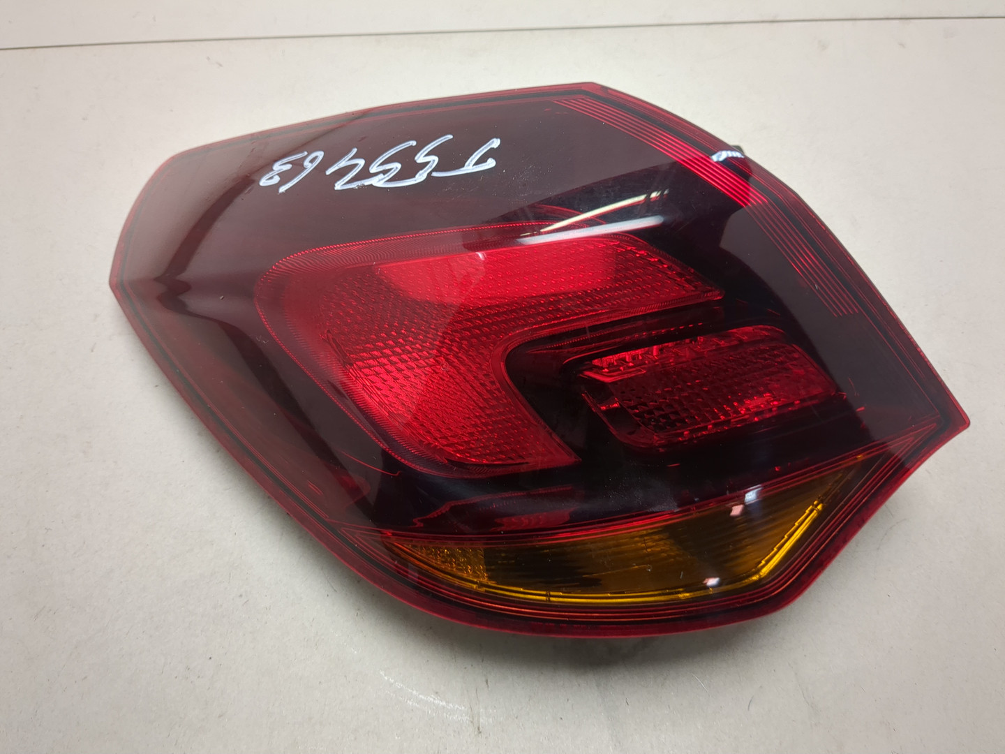 Фонарь задний левый