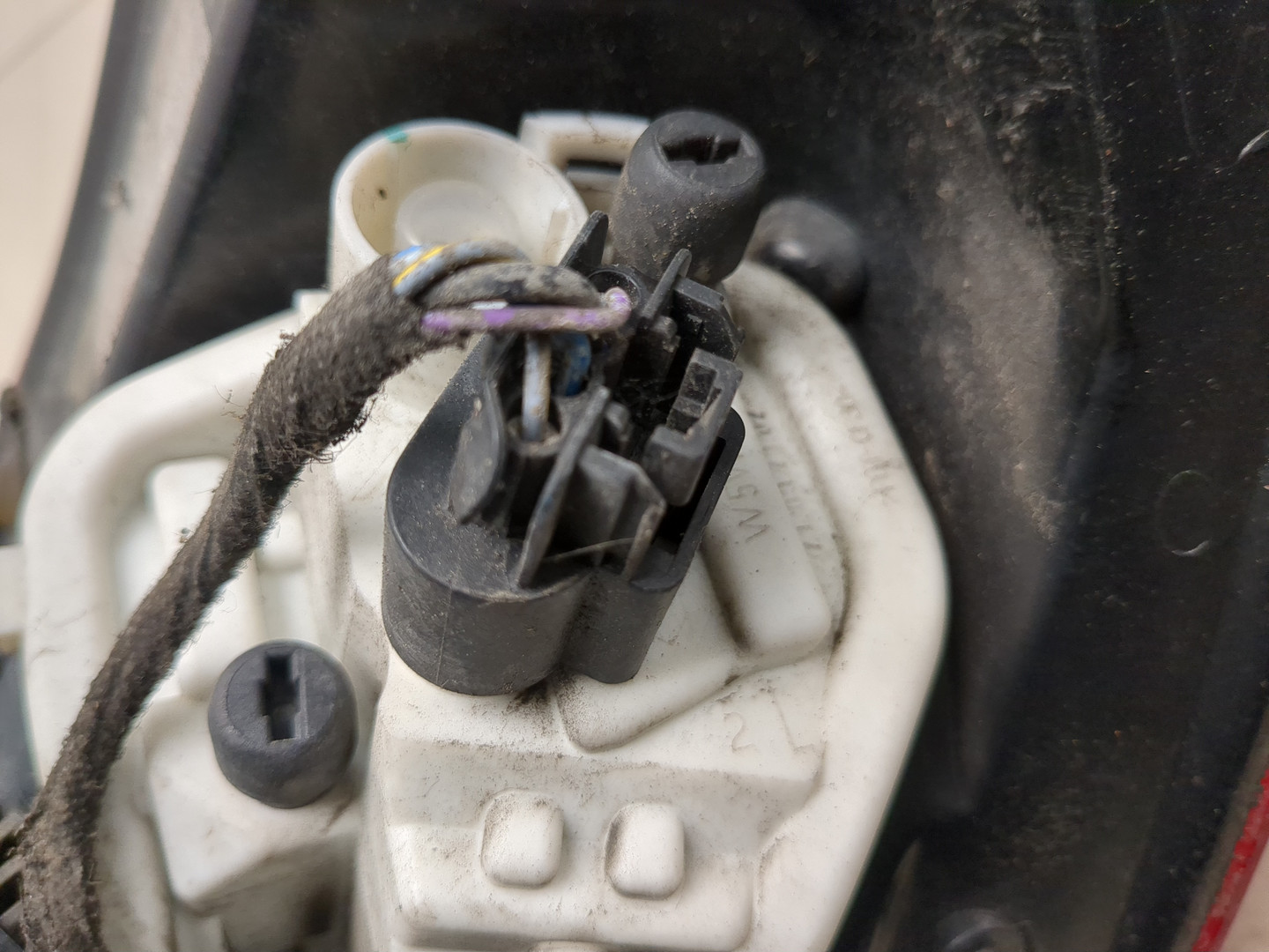 Фонарь задний левый