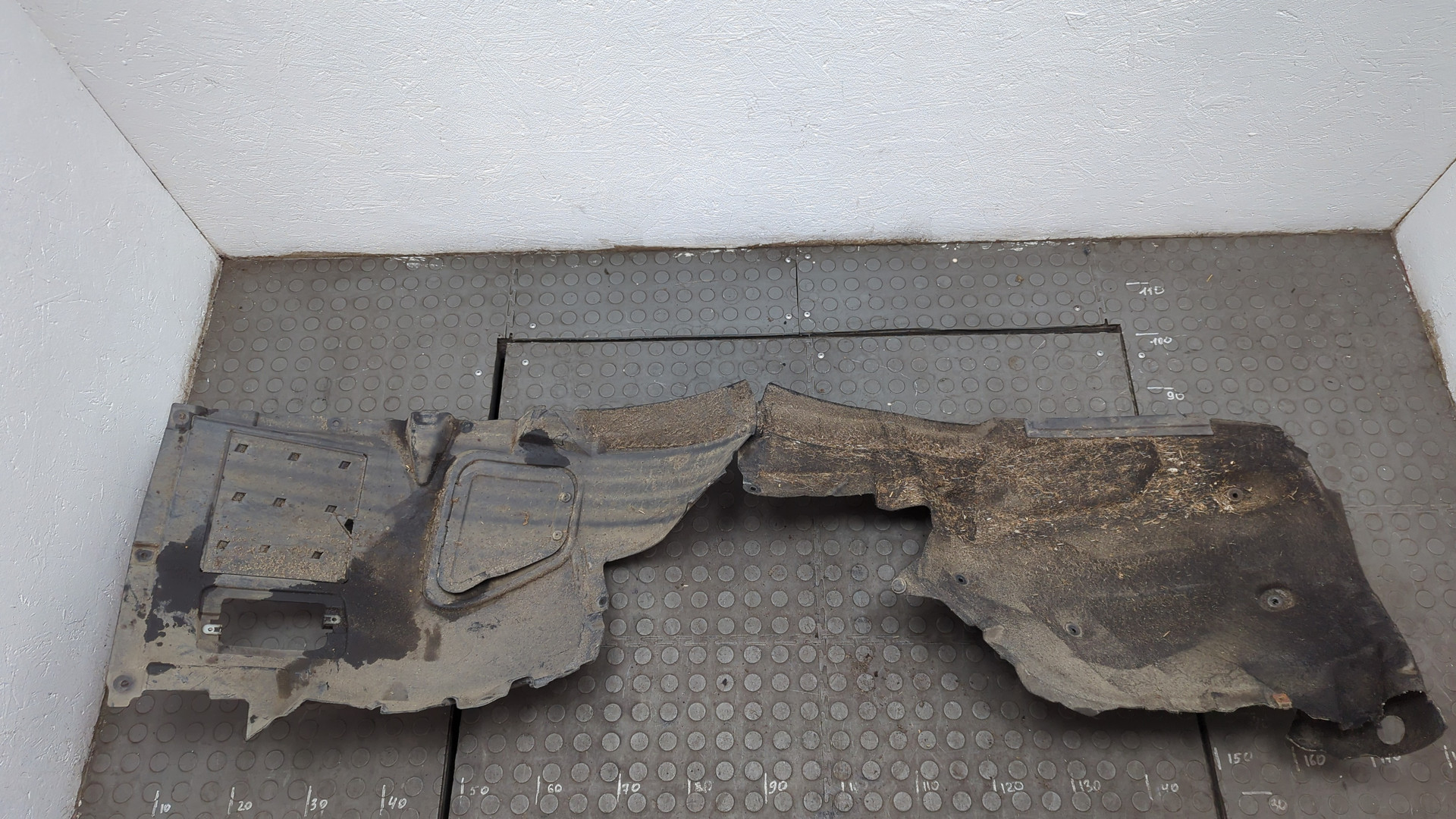 Локер передний левый