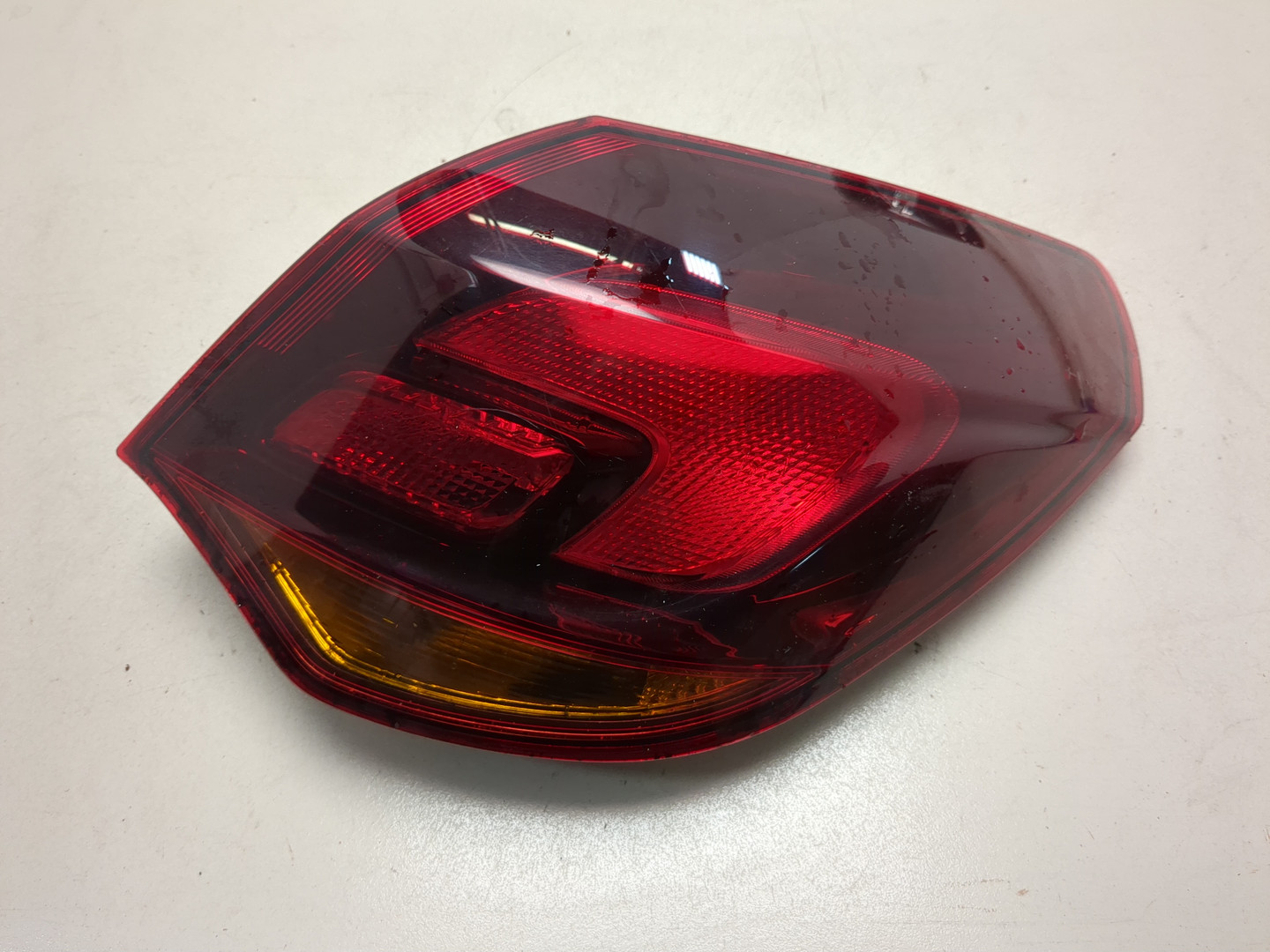 Фонарь задний правый