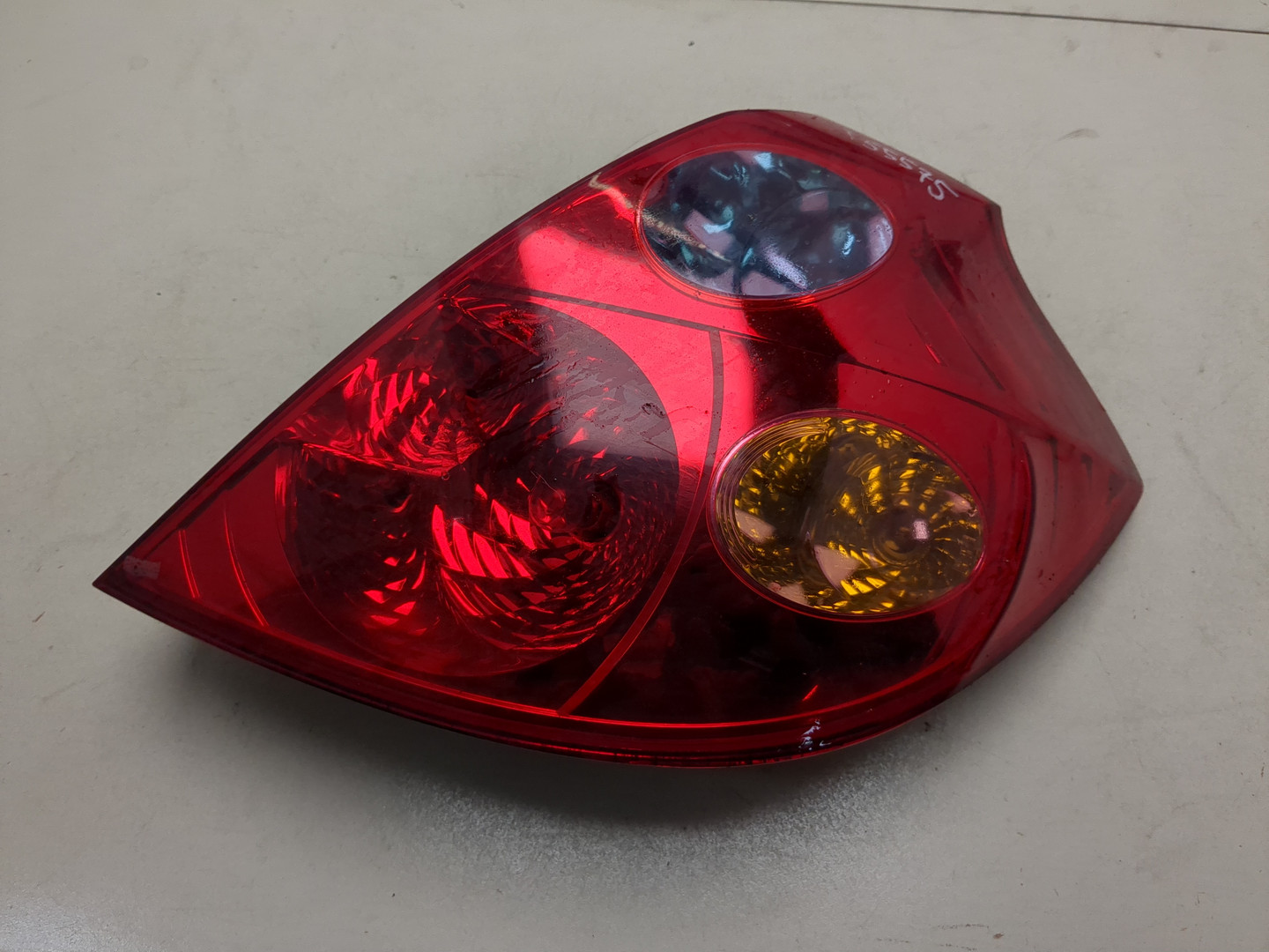 Фонарь задний правый