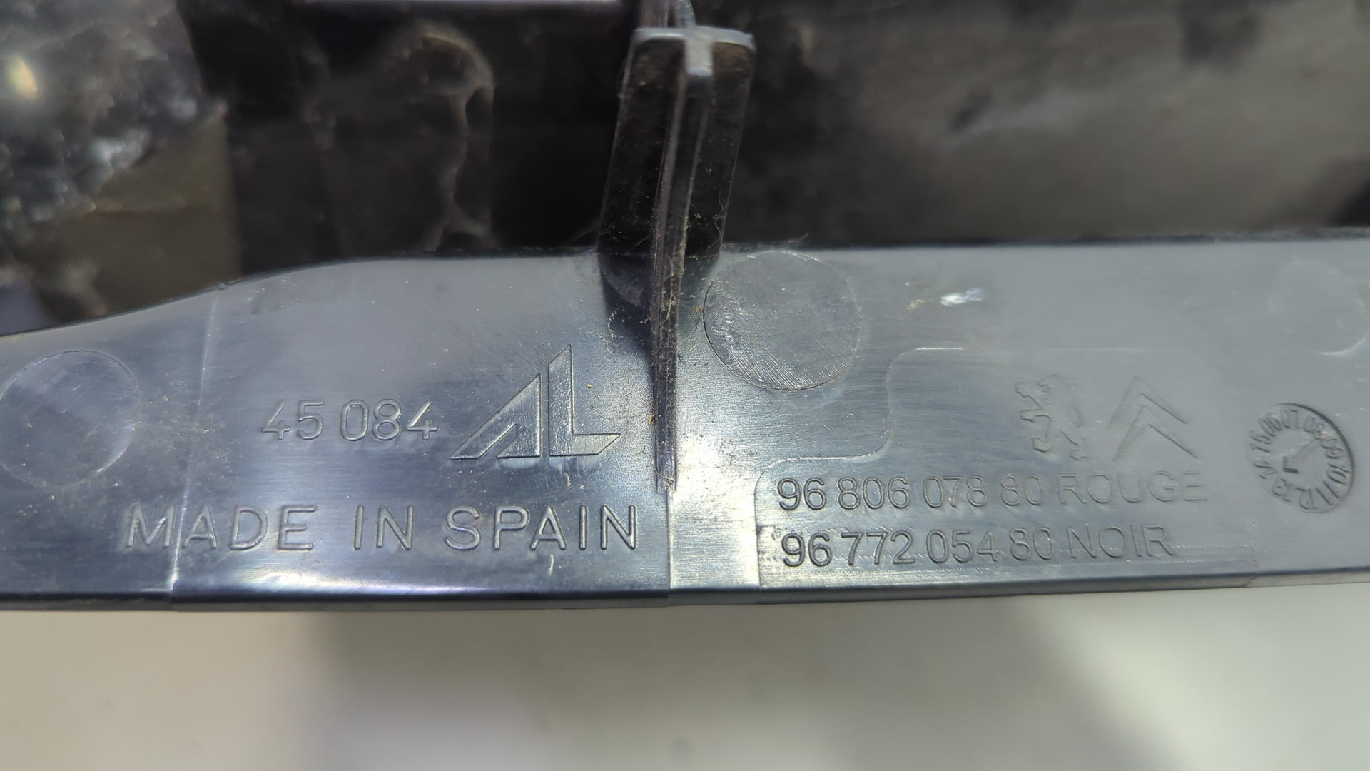 Фонарь задний правый