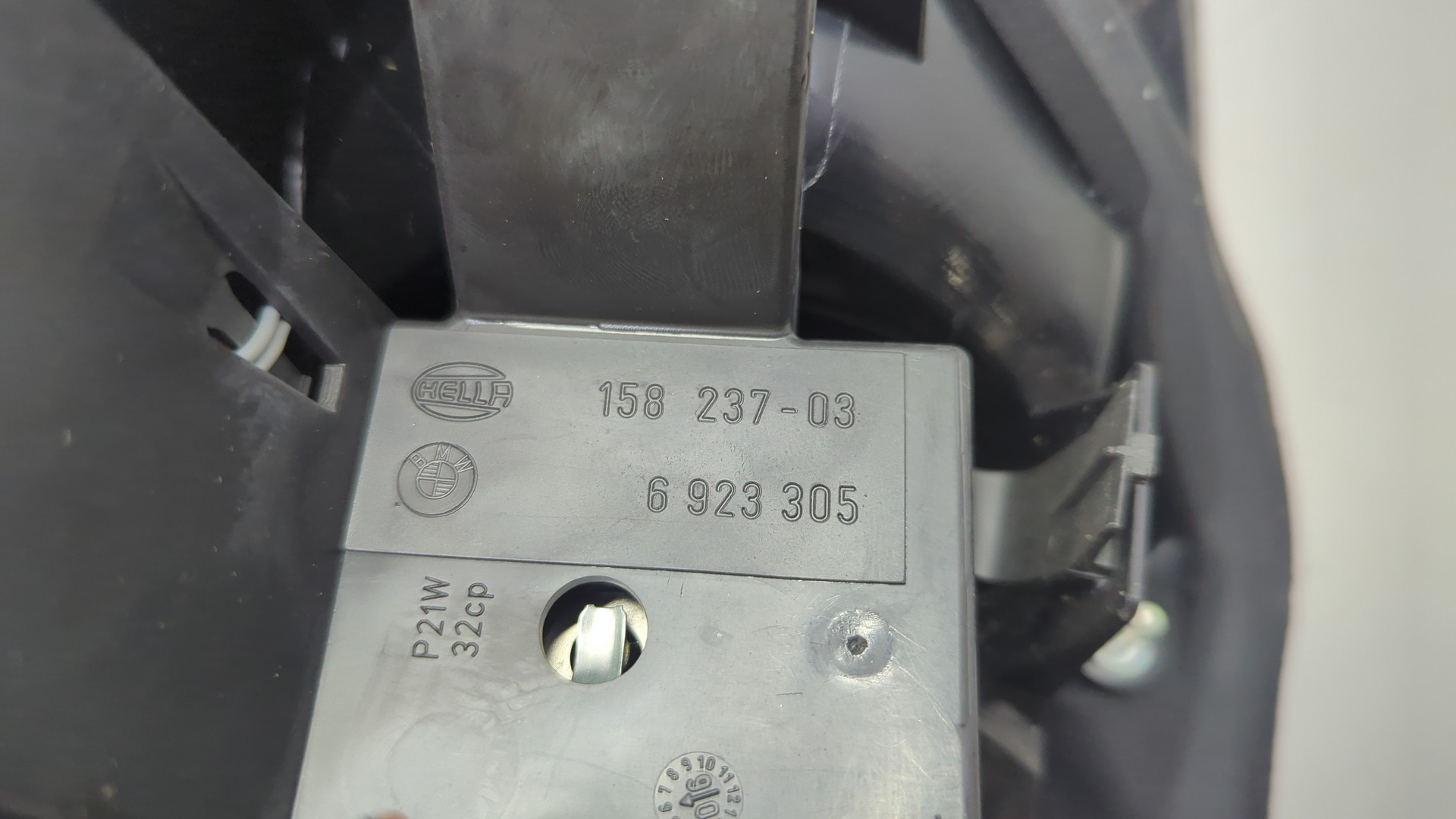 Фонарь задний левый