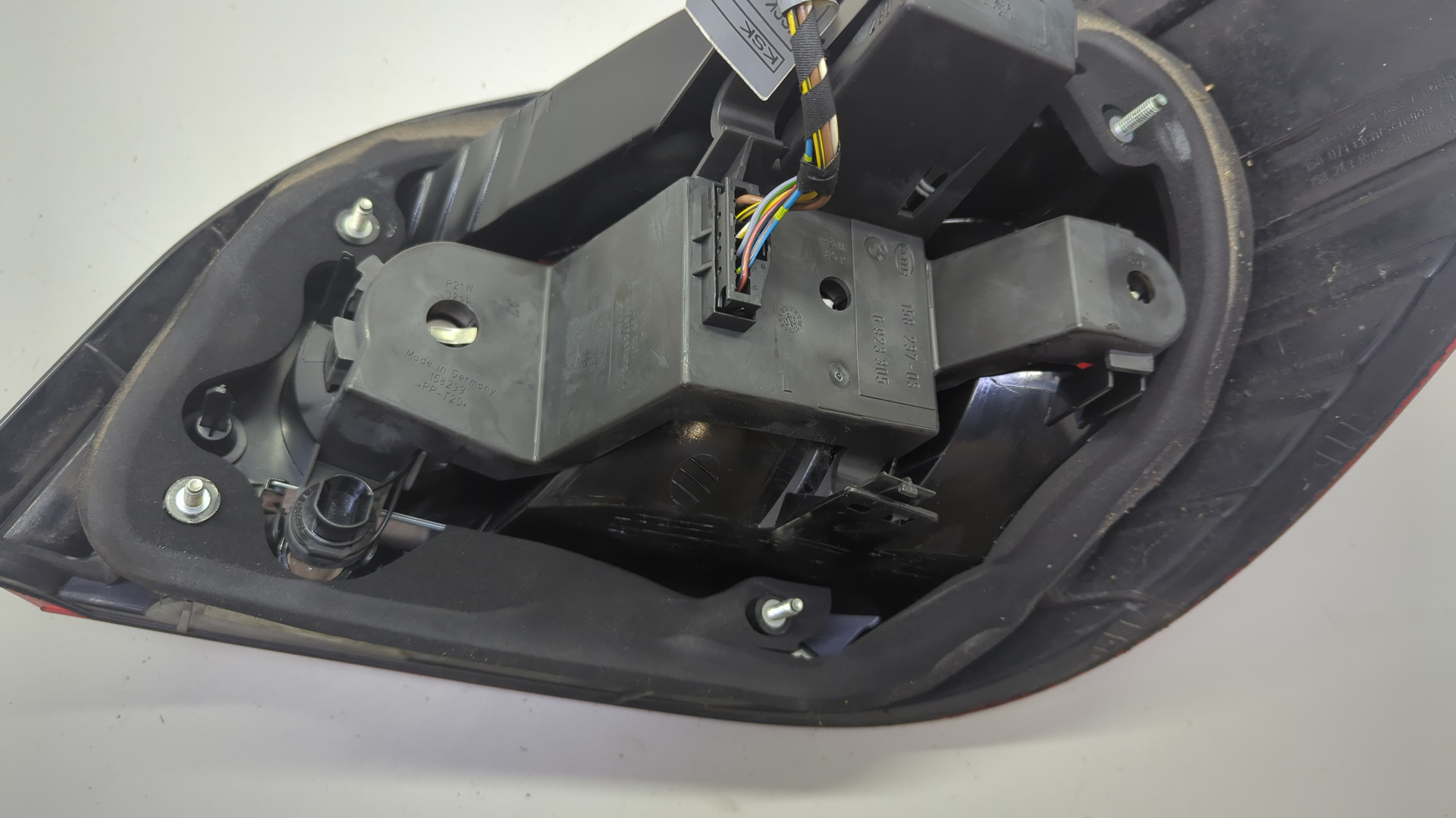 Фонарь задний левый