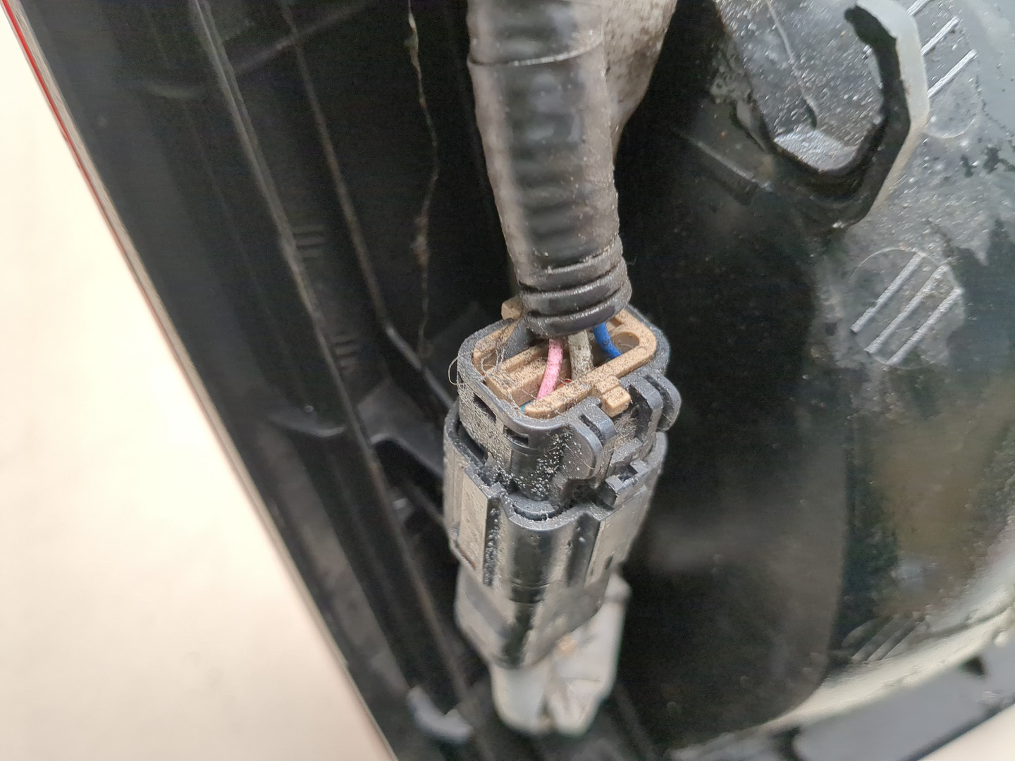 Фонарь задний левый