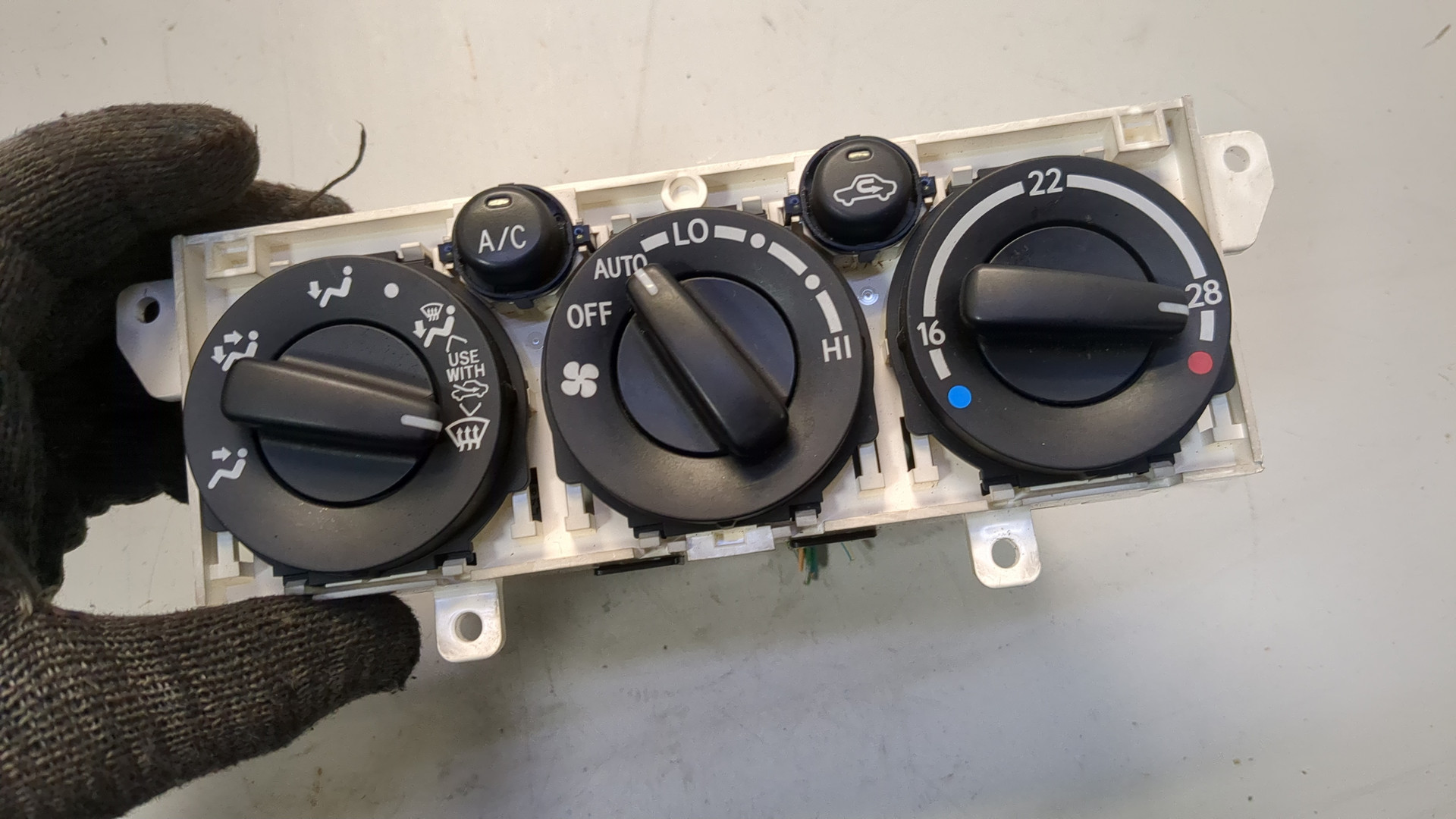 Переключатель отопителя