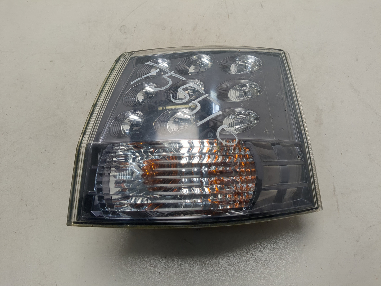 Фонарь задний правый