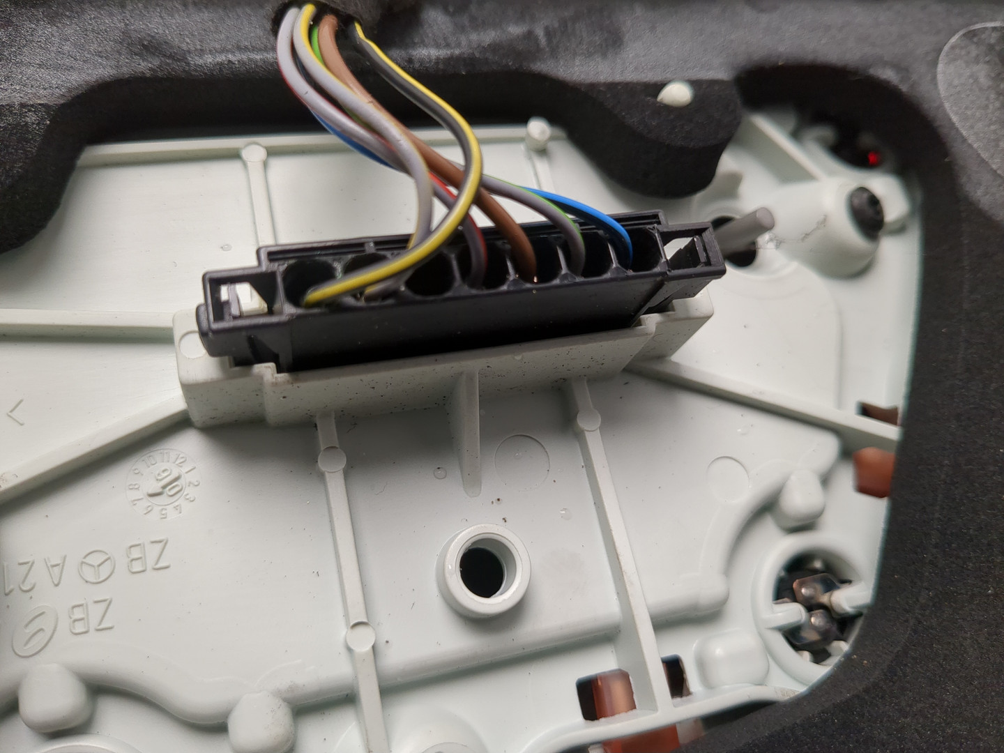 Фонарь задний правый