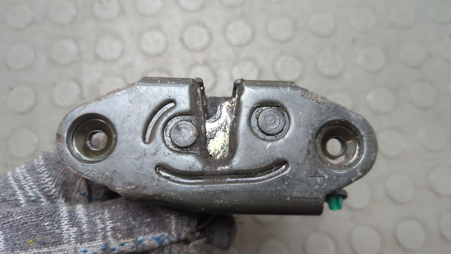 Замок багажника