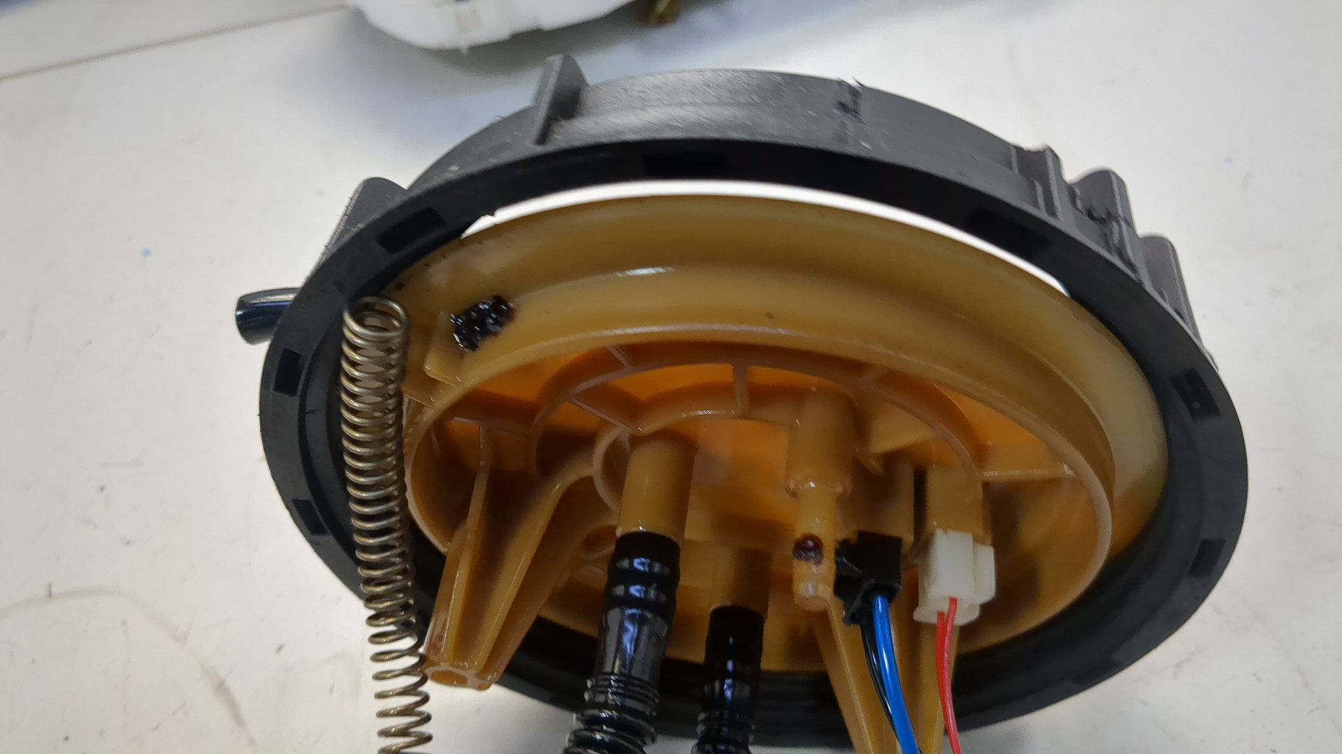 Насос топливный электрический