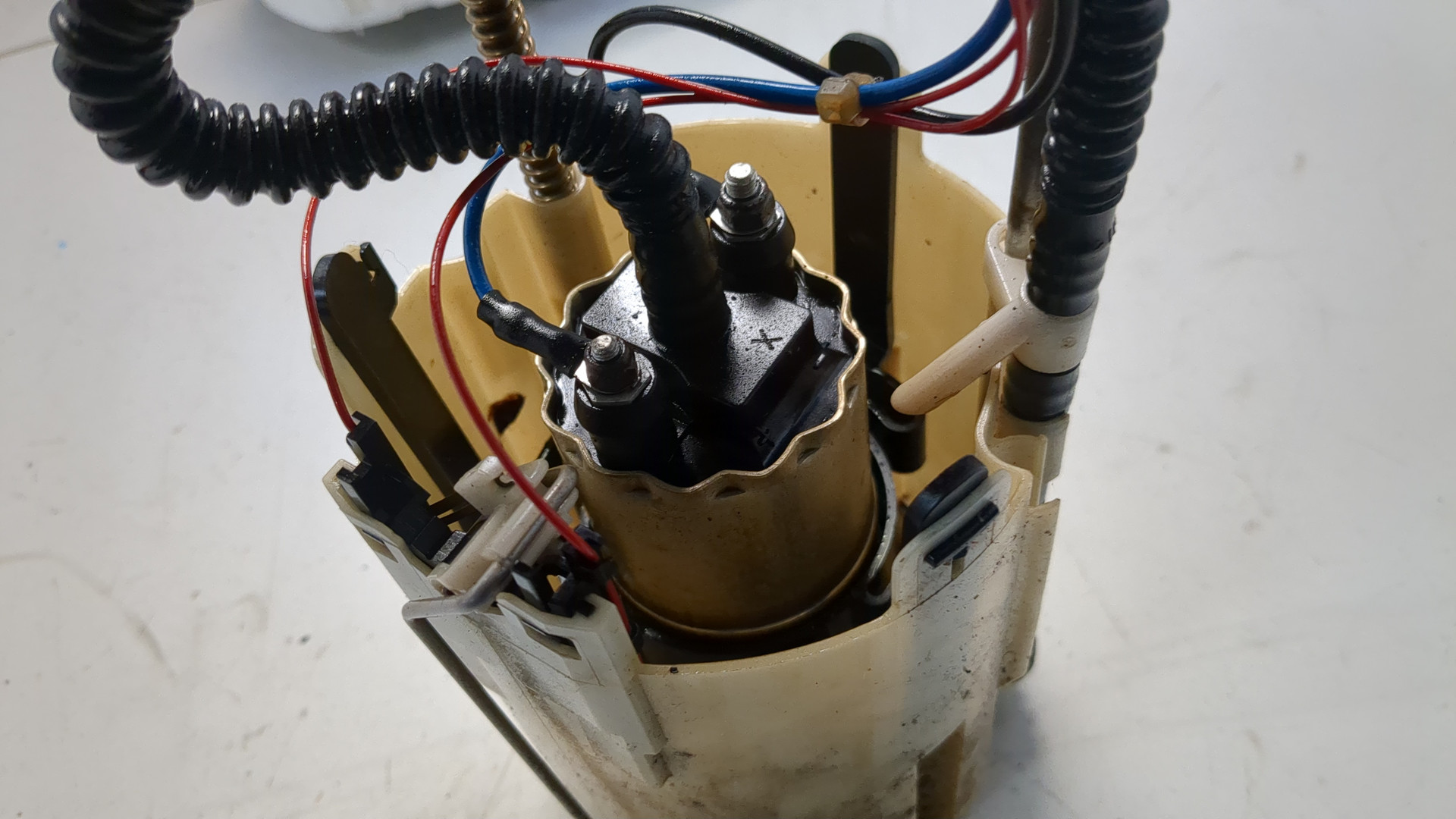 Насос топливный электрический