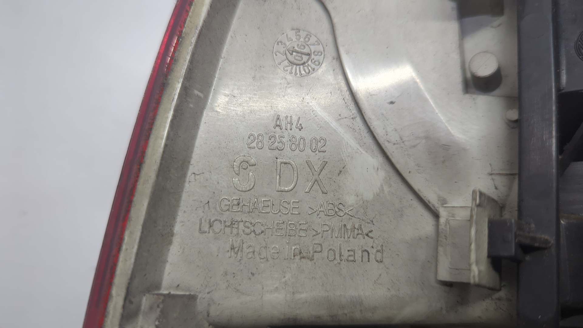 Фонарь задний правый