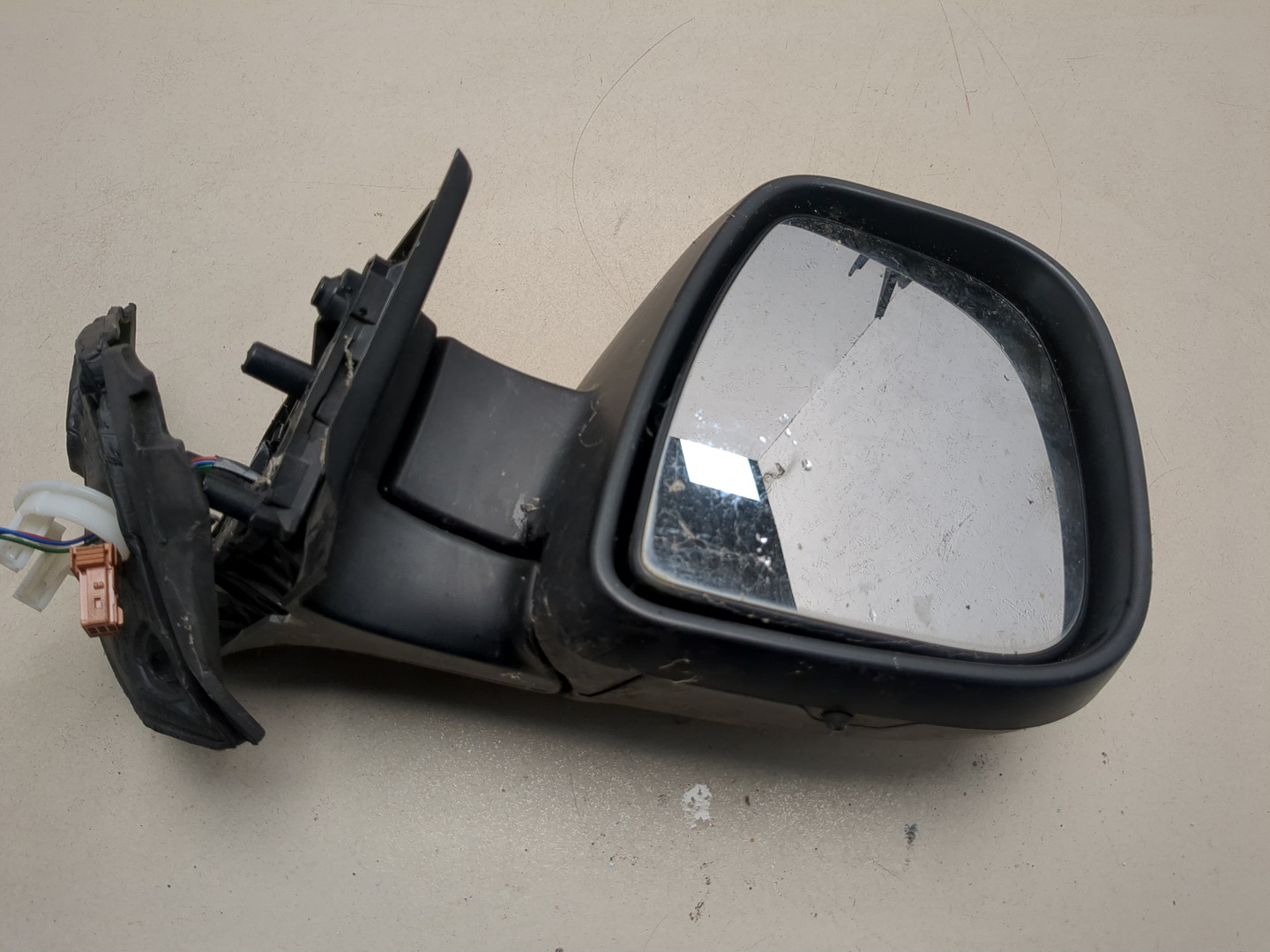 Зеркало правое электрическое