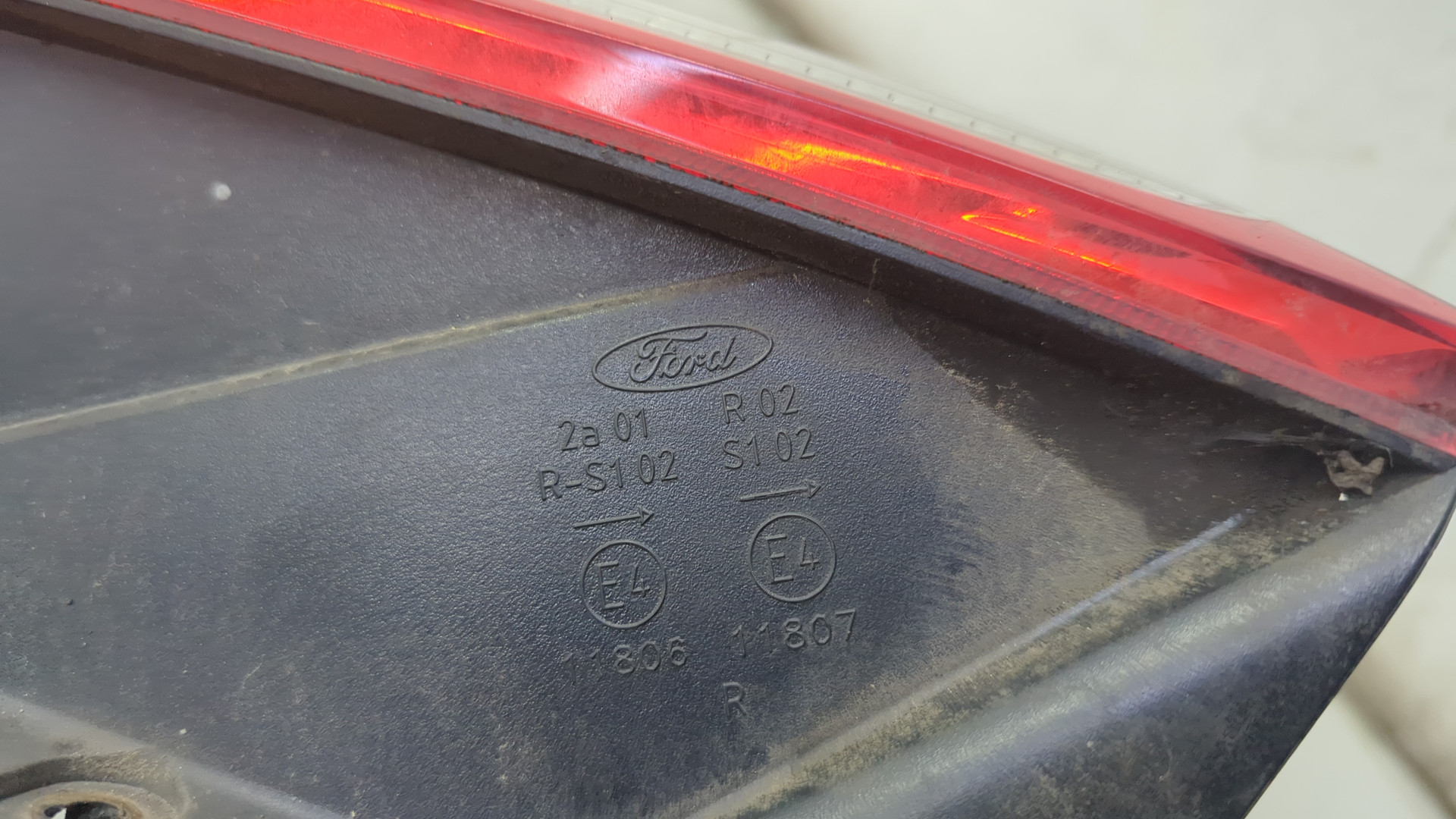 Фонарь задний правый