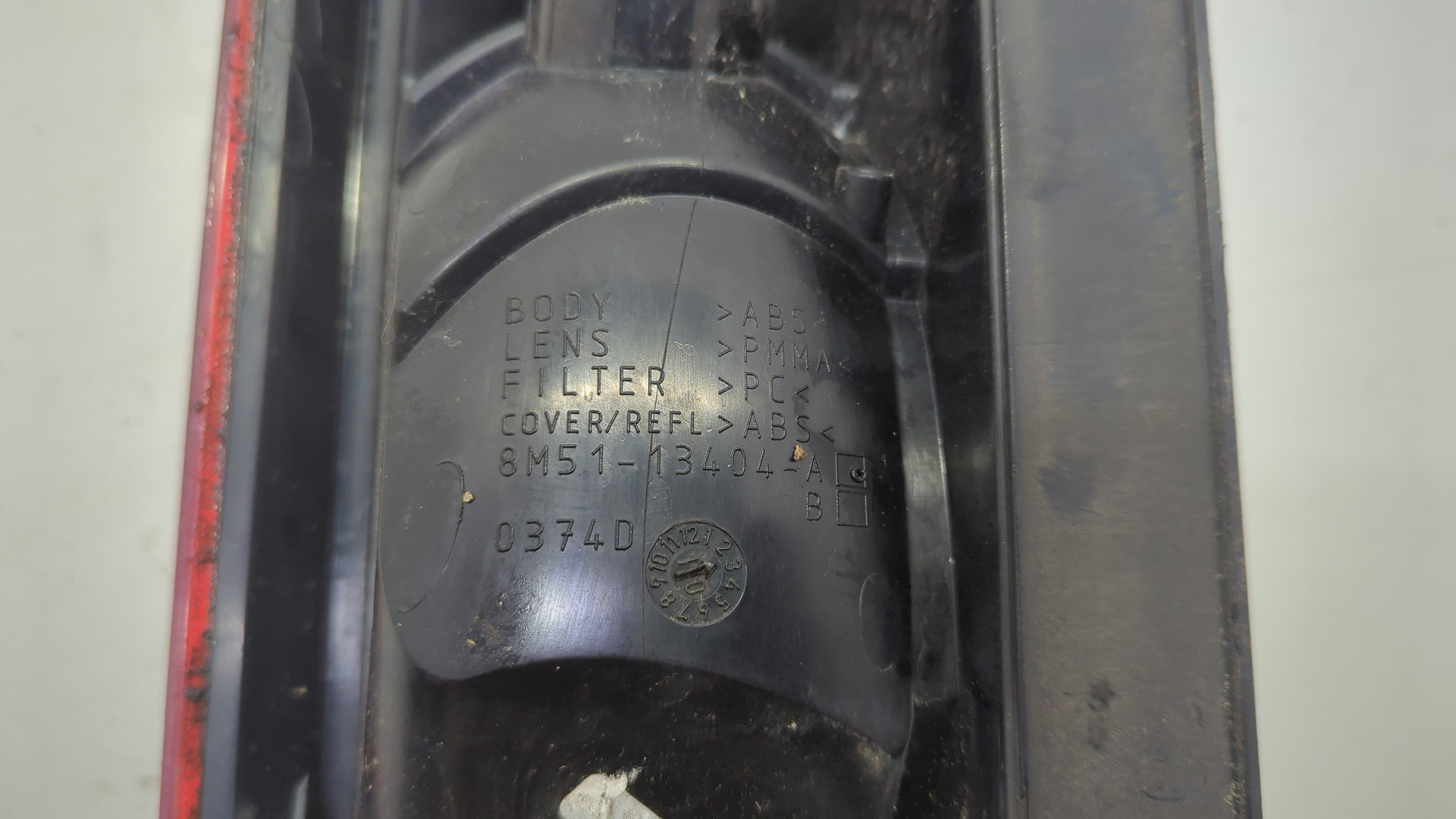 Фонарь задний правый