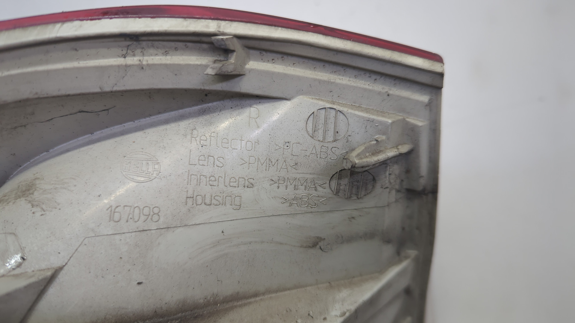 Фонарь задний правый