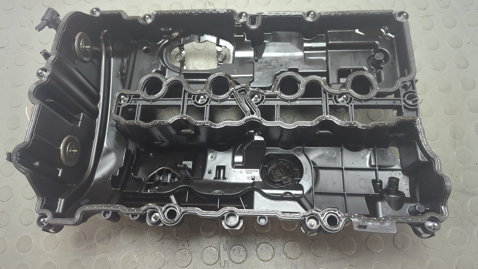 Крышка клапанная ГБЦ