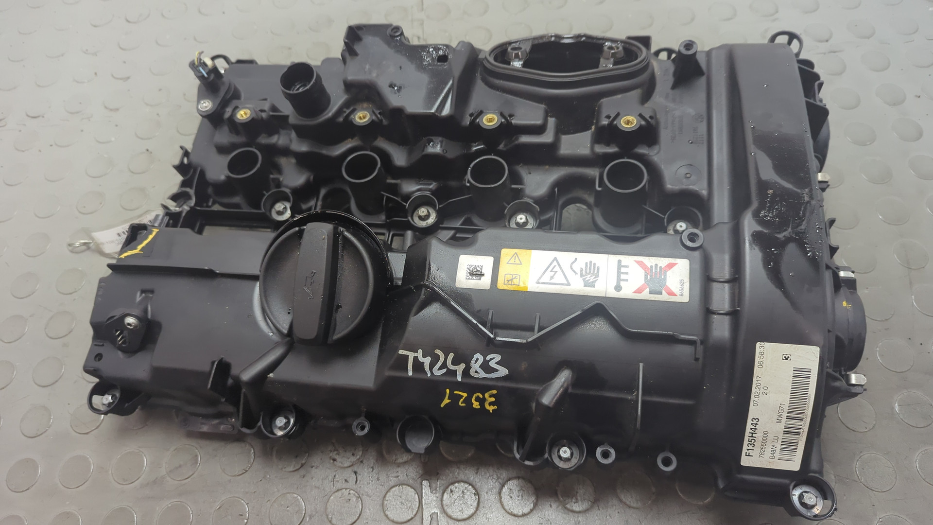 Крышка клапанная ГБЦ