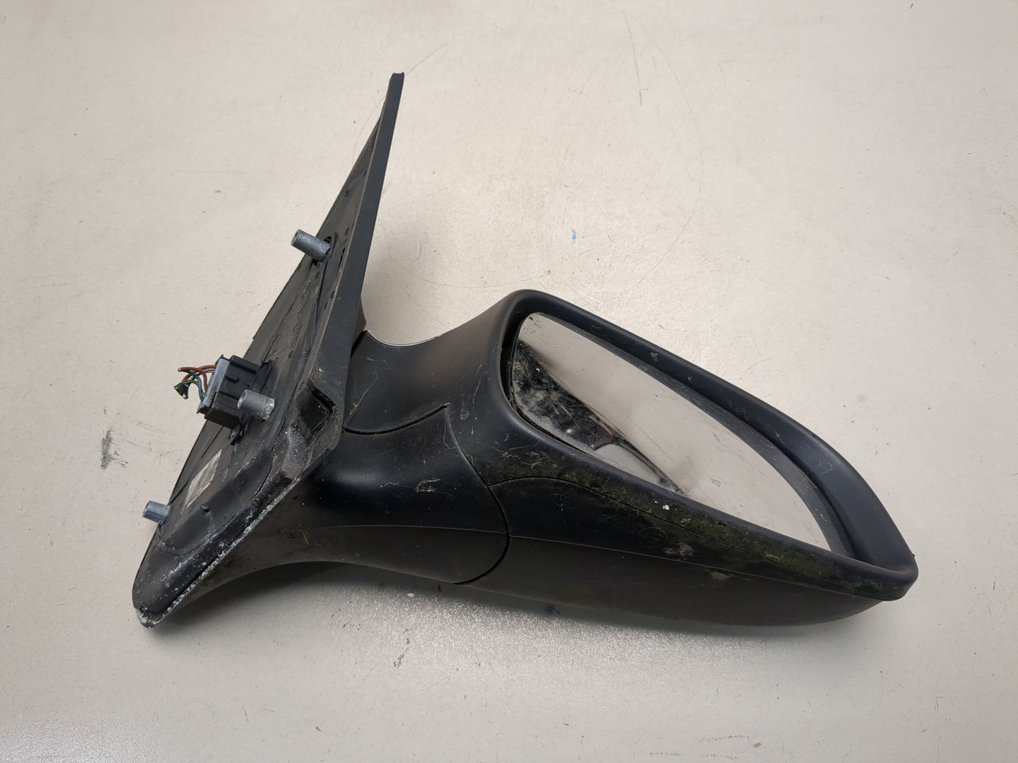 Зеркало правое электрическое