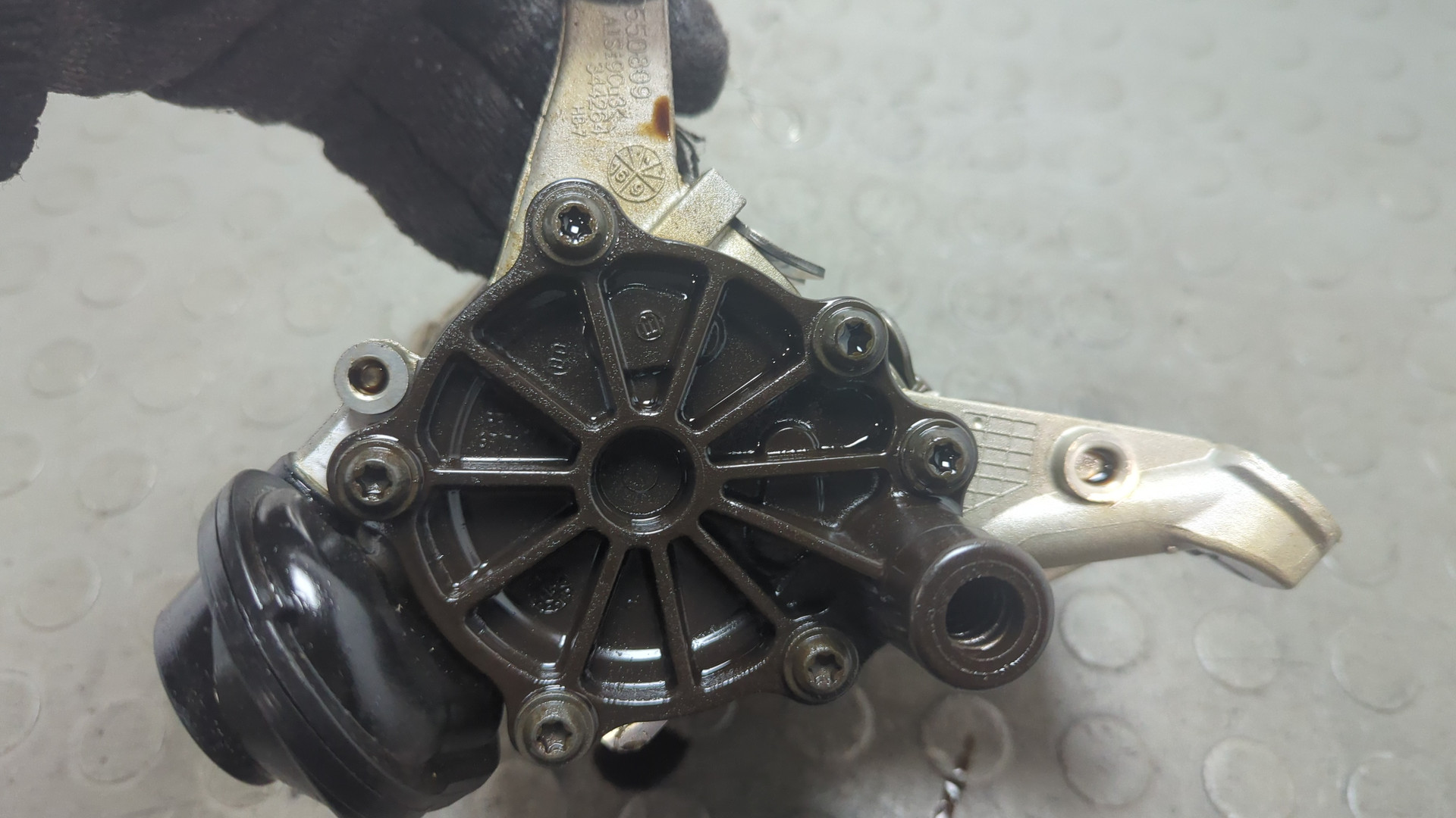 Насос масляный