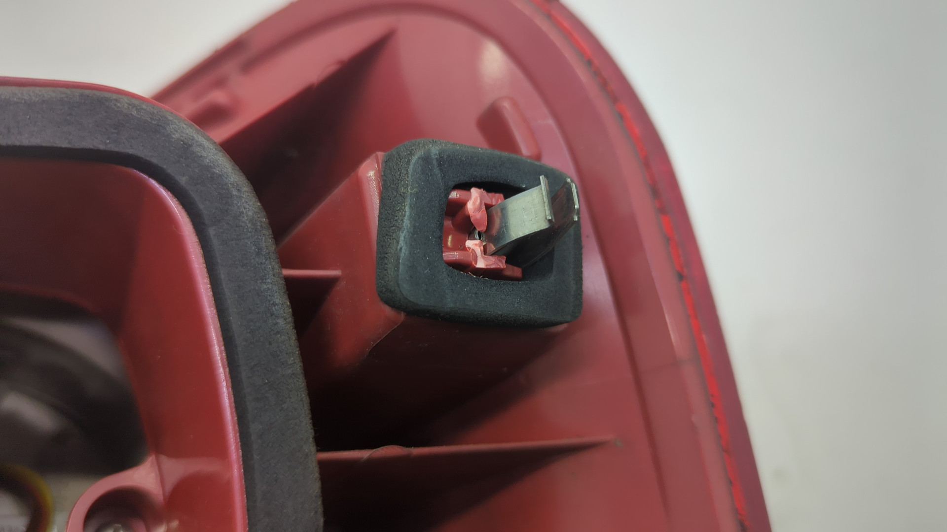 Фонарь задний левый