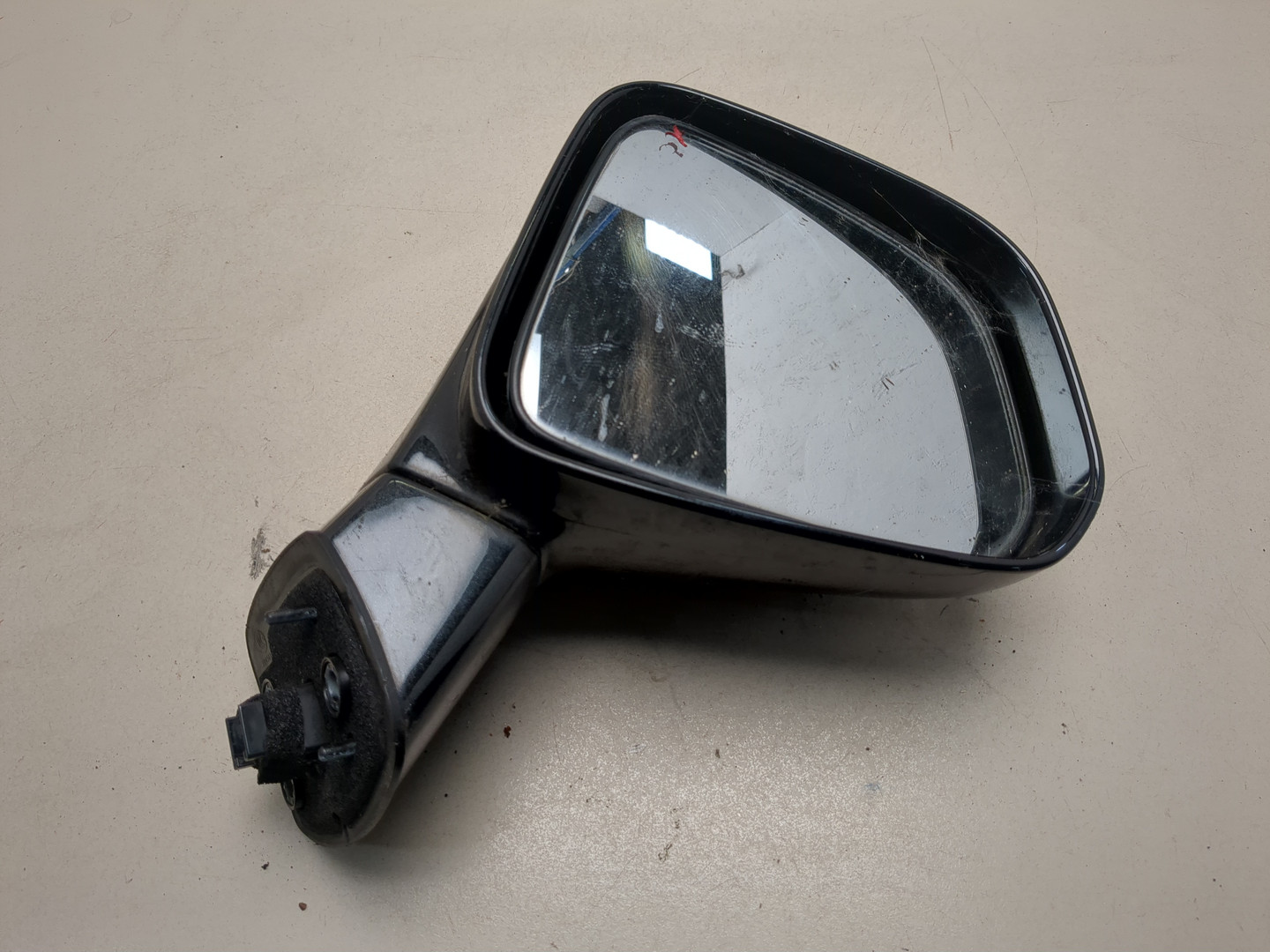 Зеркало правое электрическое