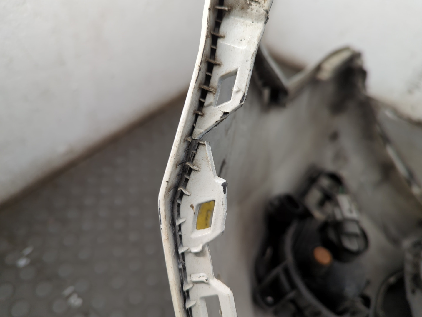 Бампер передний