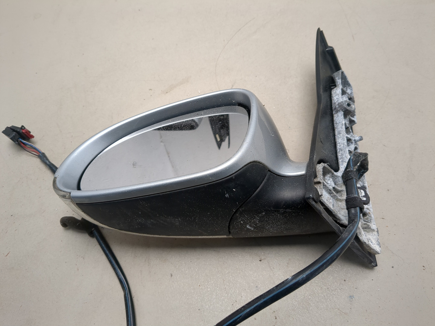 Зеркало левое электрическое