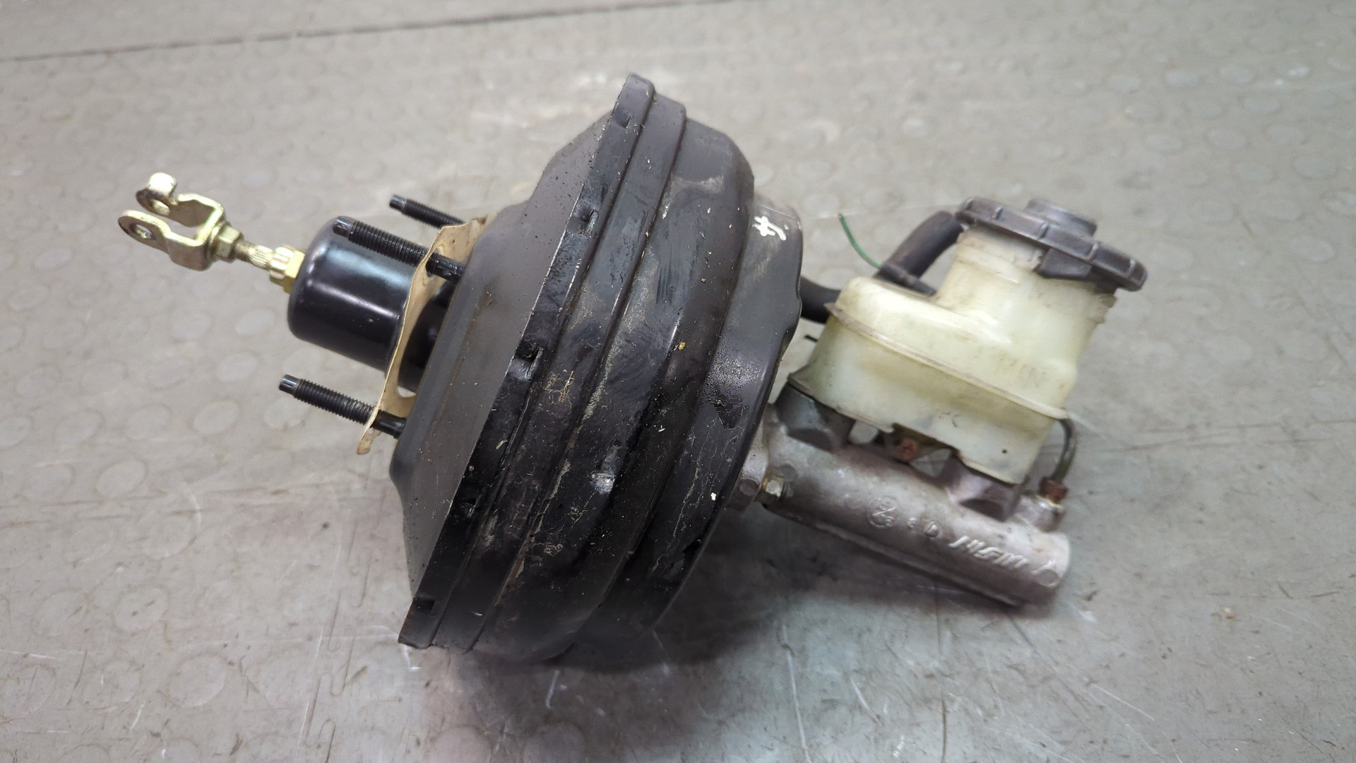 Усилитель тормозов вакуумный