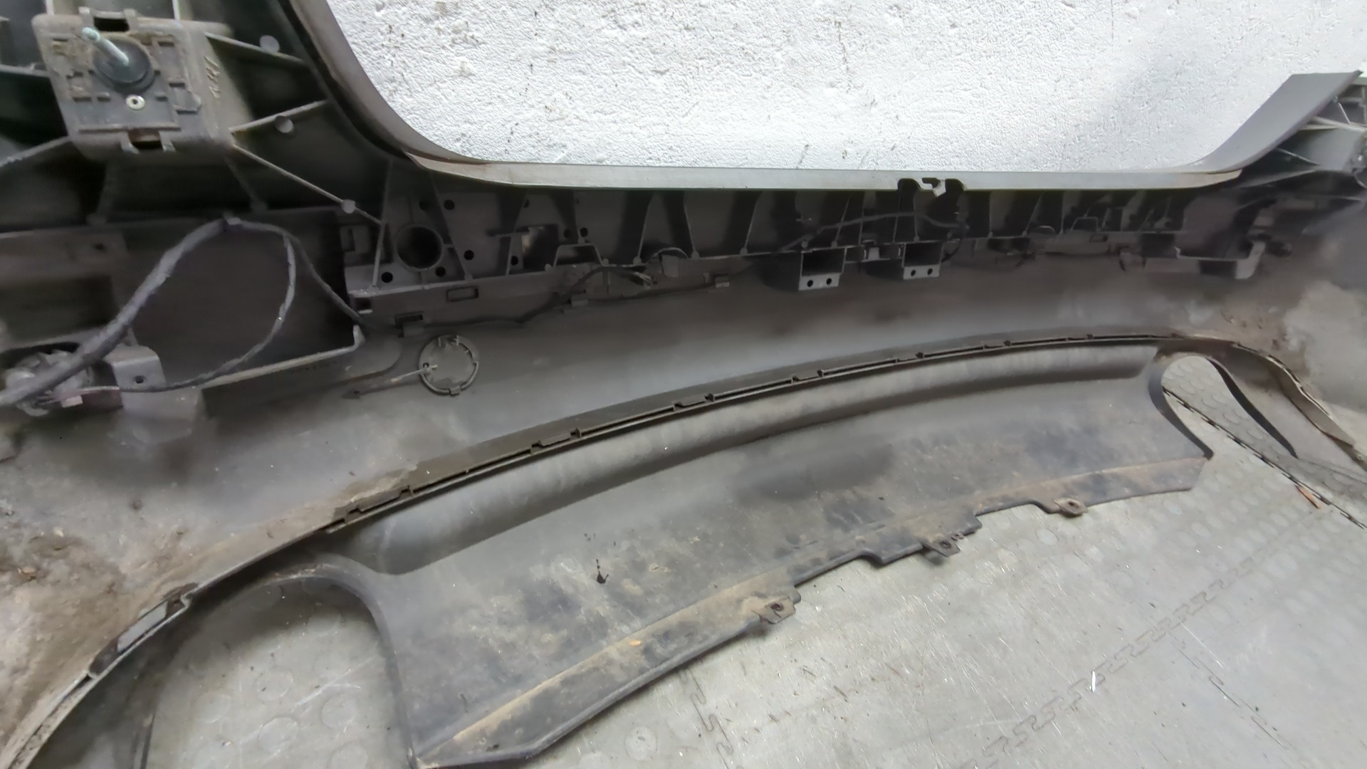 Бампер задний