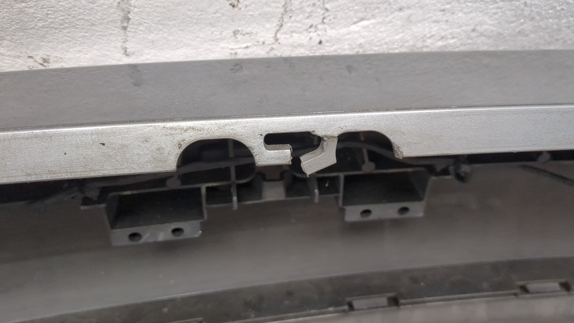 Бампер задний