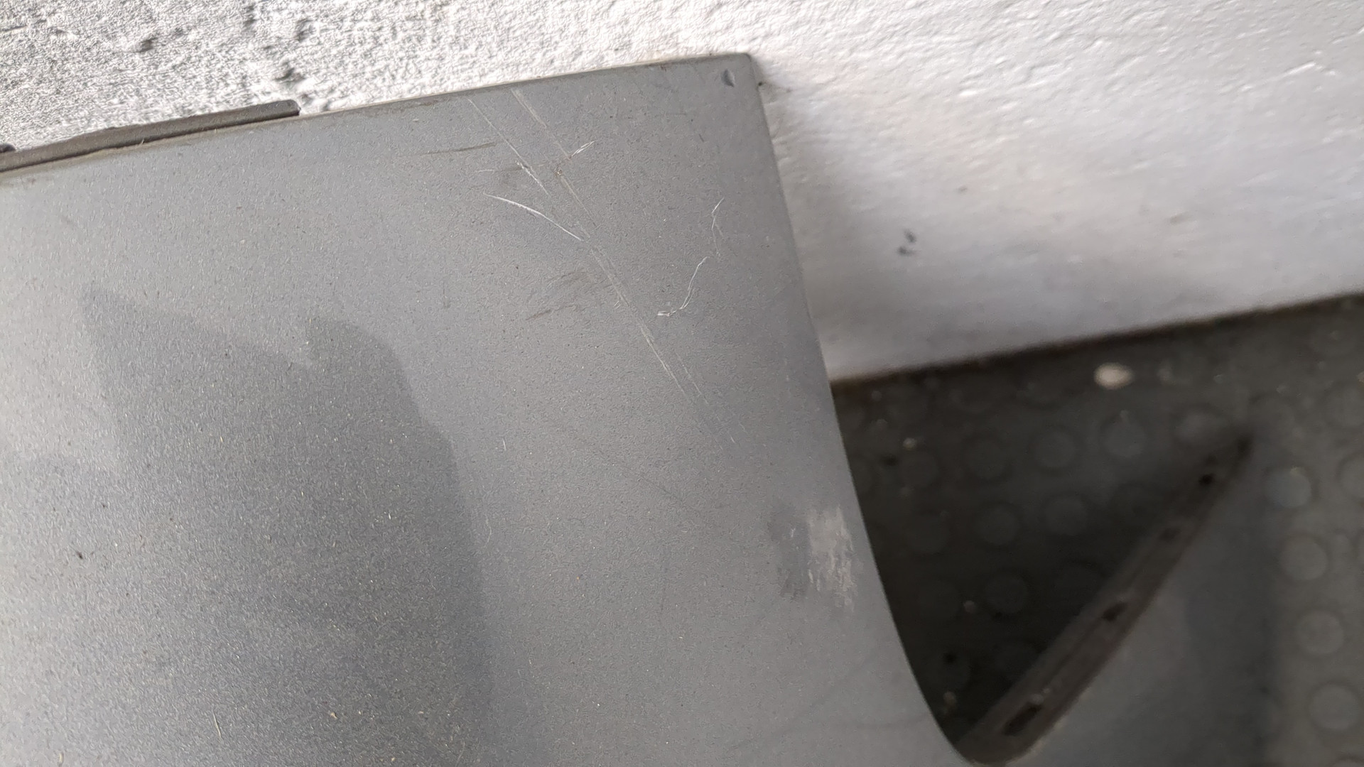 Бампер задний