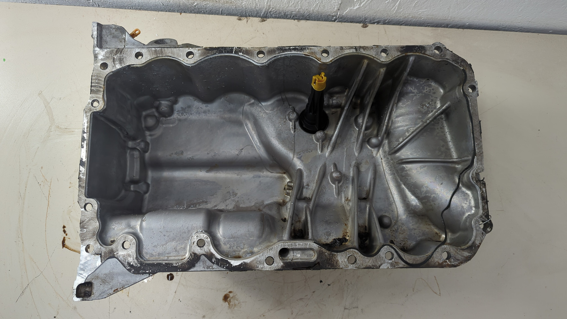 Поддон масляный двигателя (картер)