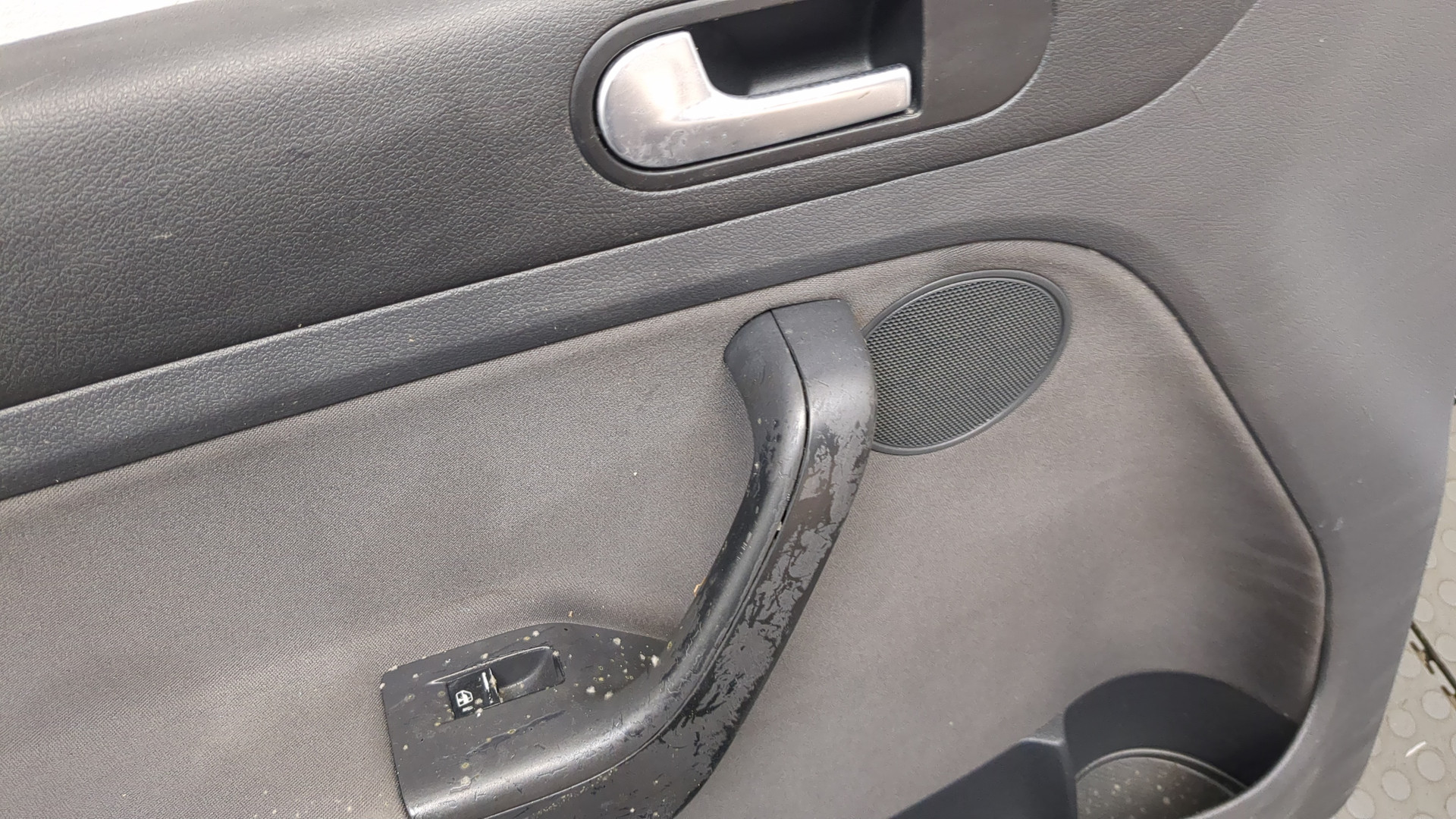 Дверь передняя левая