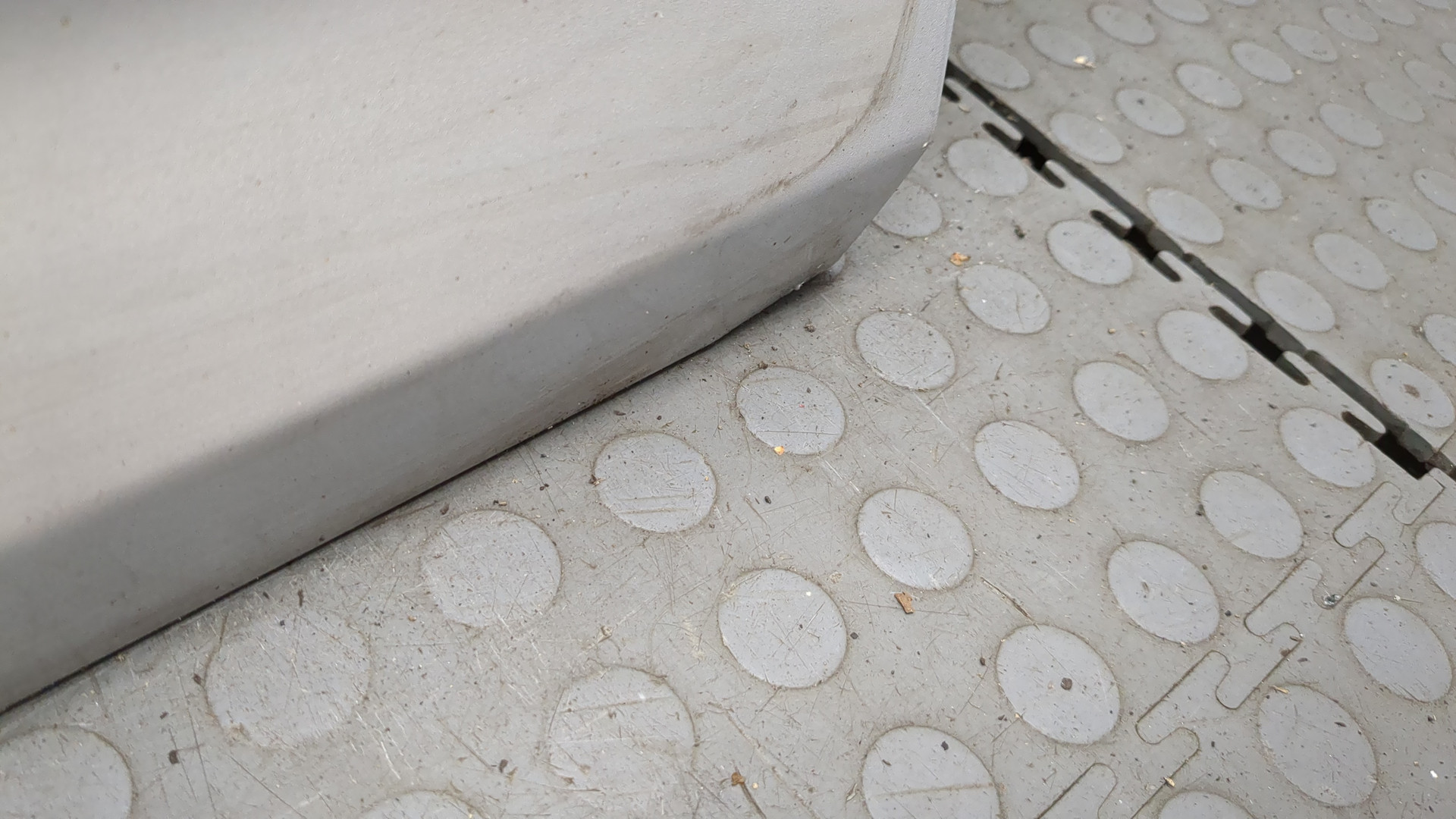 Дверь передняя левая