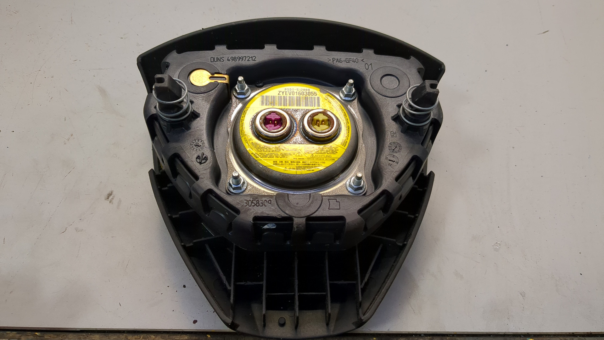 Подушка безопасности в рулевое колесо