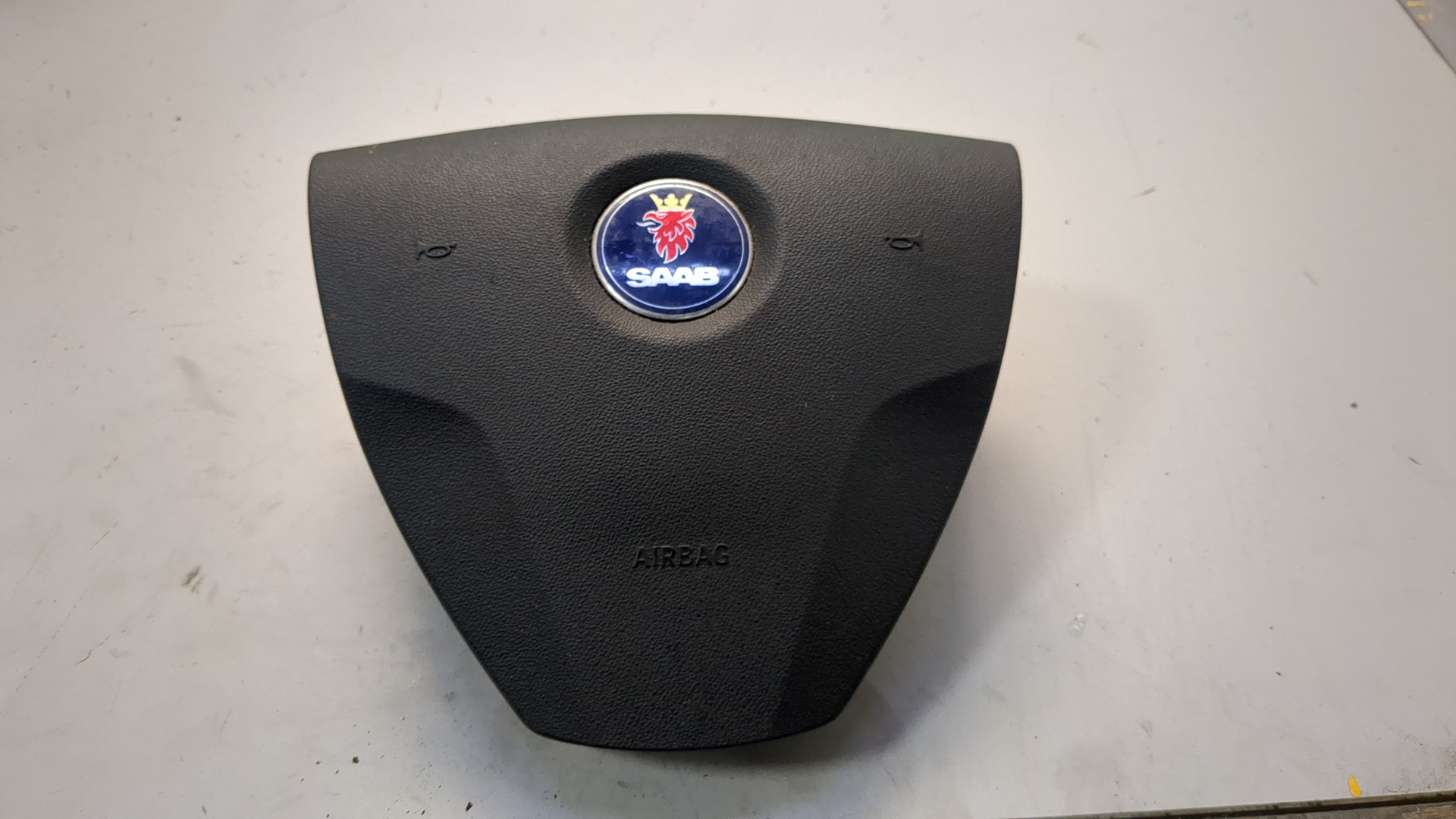 Подушка безопасности в рулевое колесо