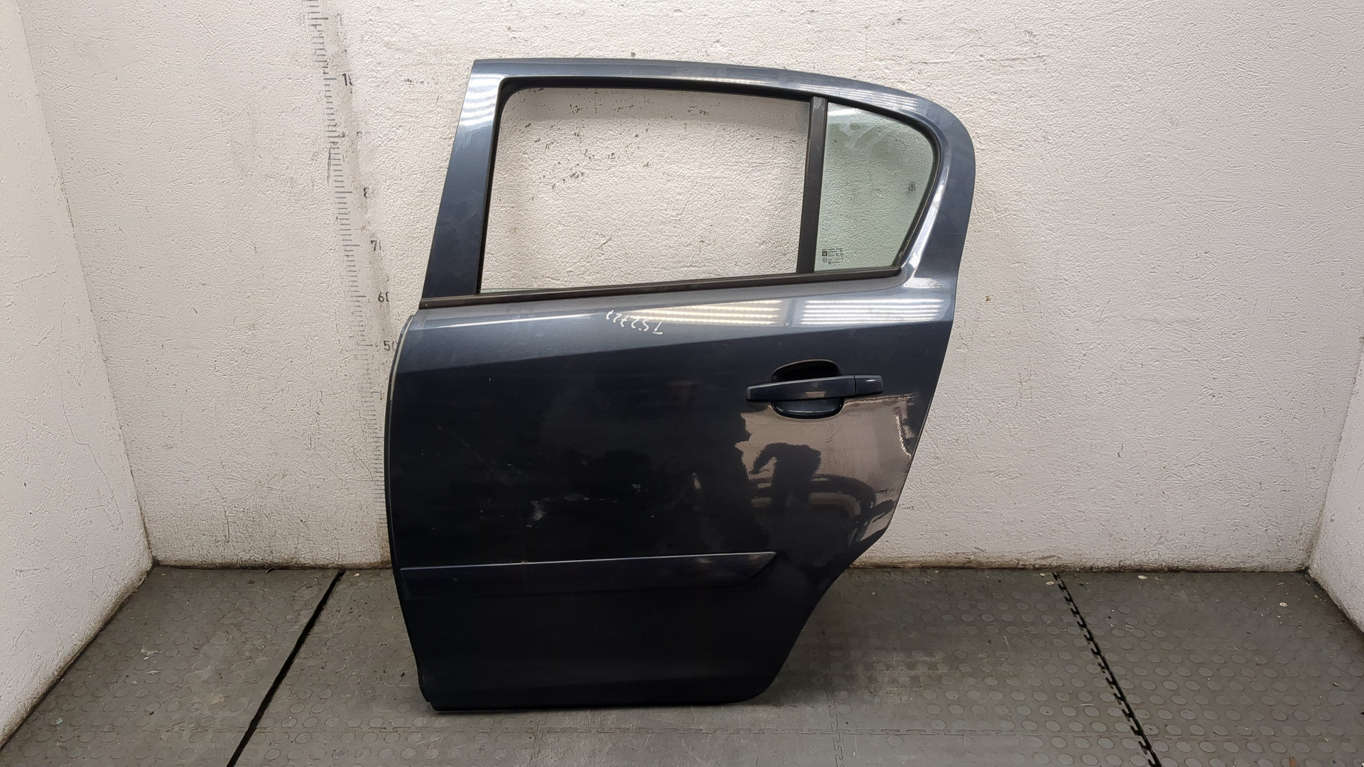 Дверь задняя левая