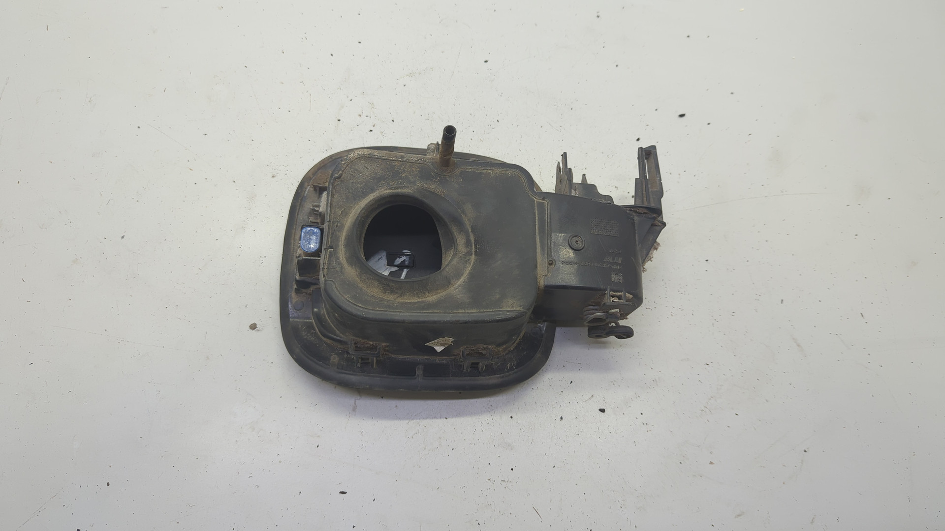 Лючок бензобака