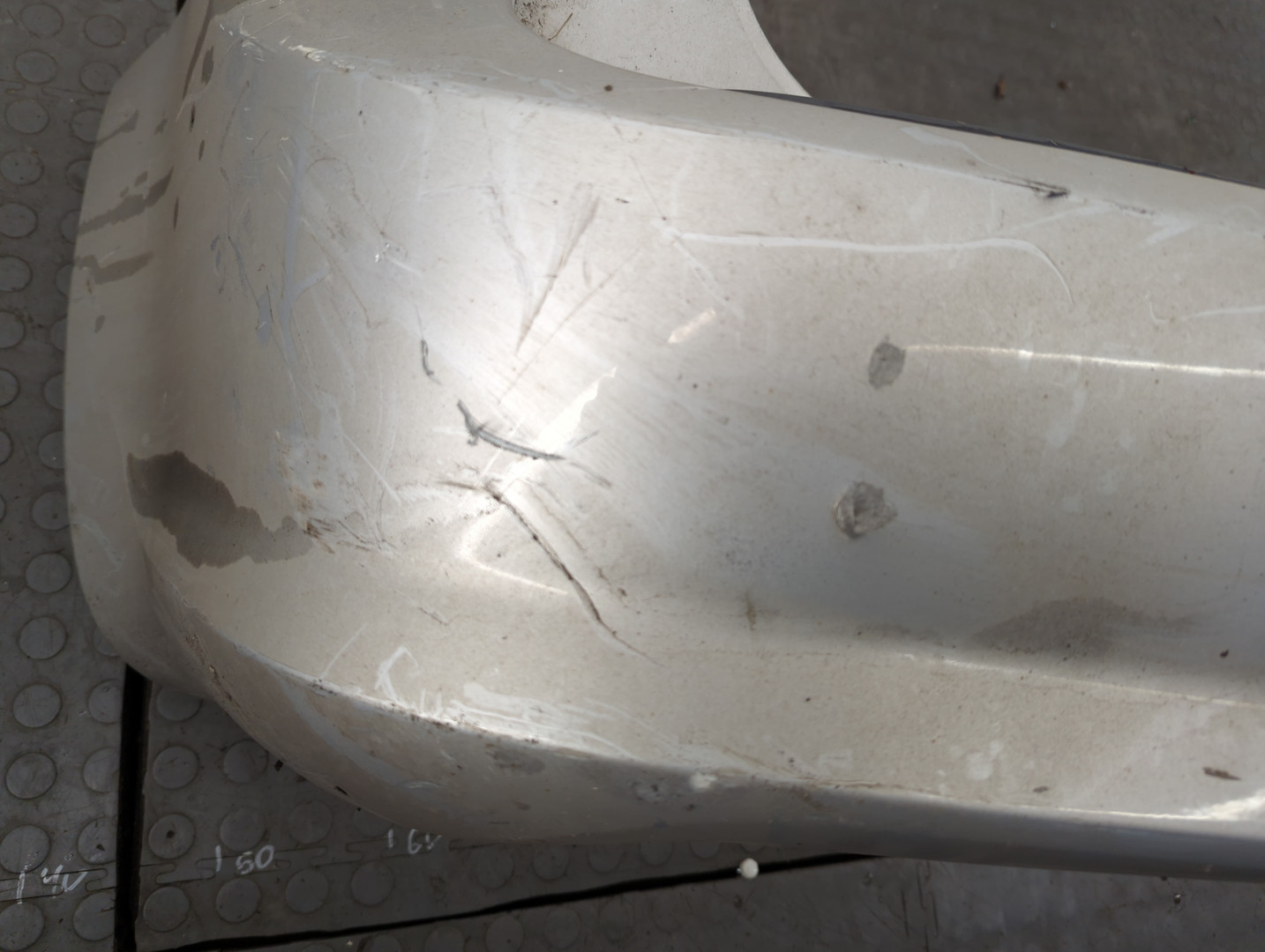 Бампер задний