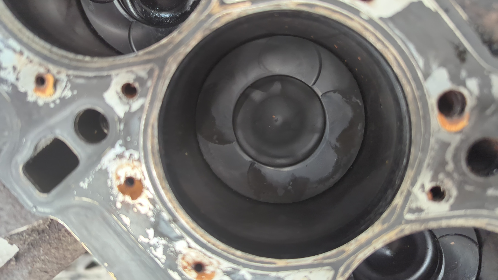 Блок двигателя