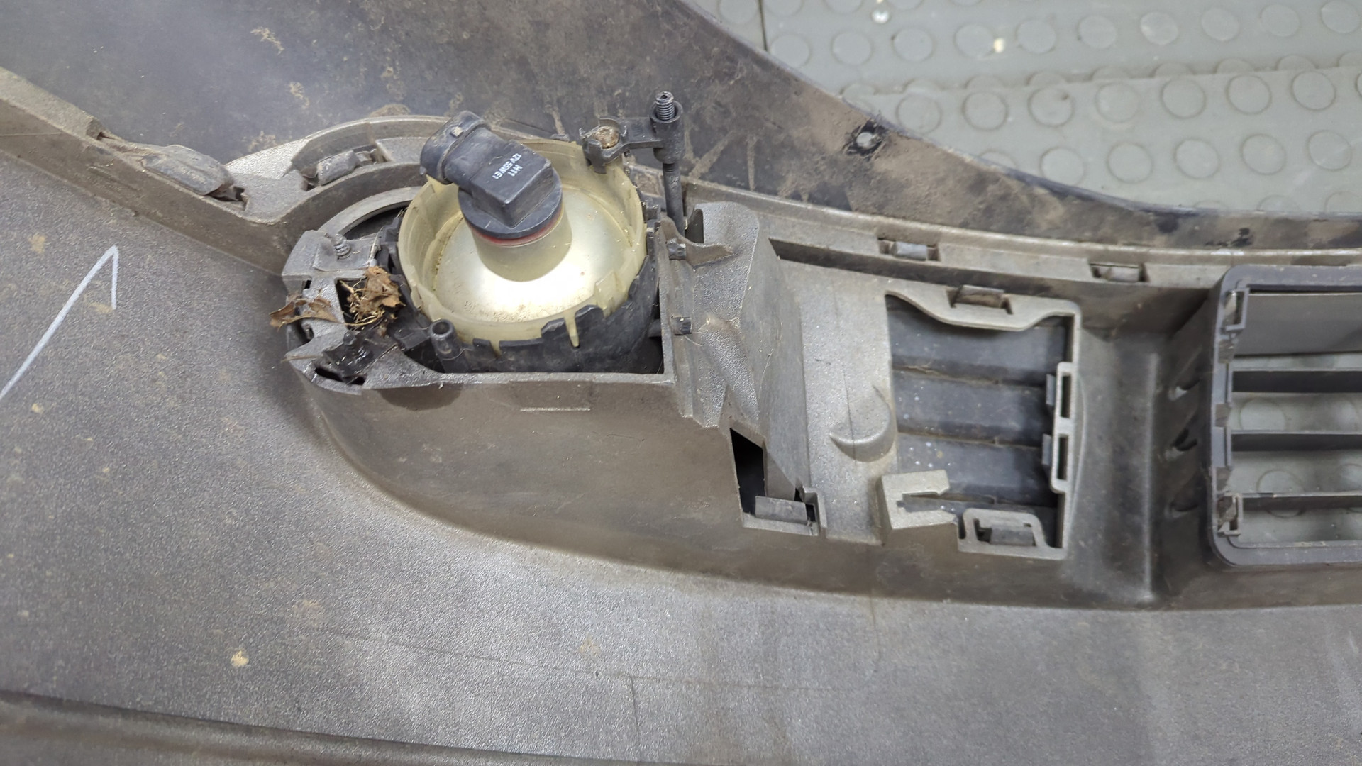 Бампер передний