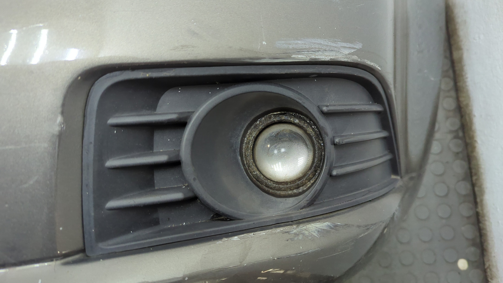 Бампер передний