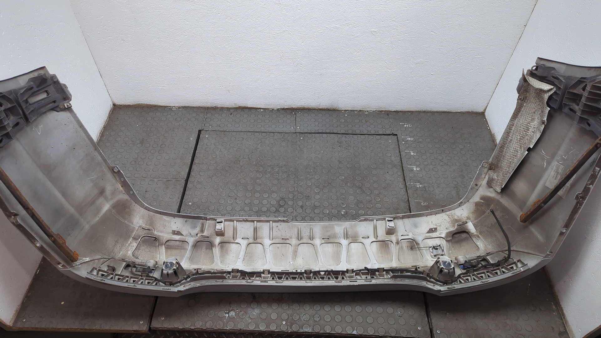 Бампер задний