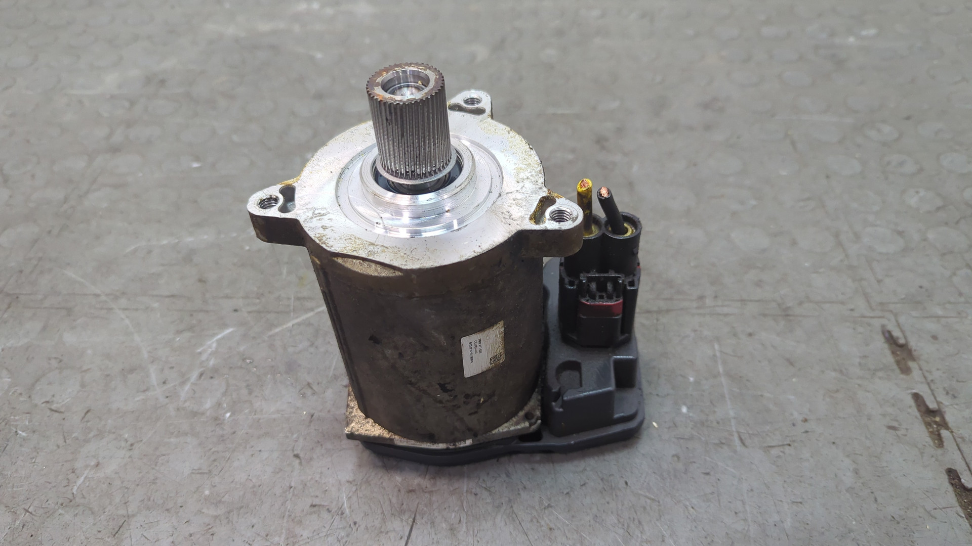 Серводвигатель рулевой рейки