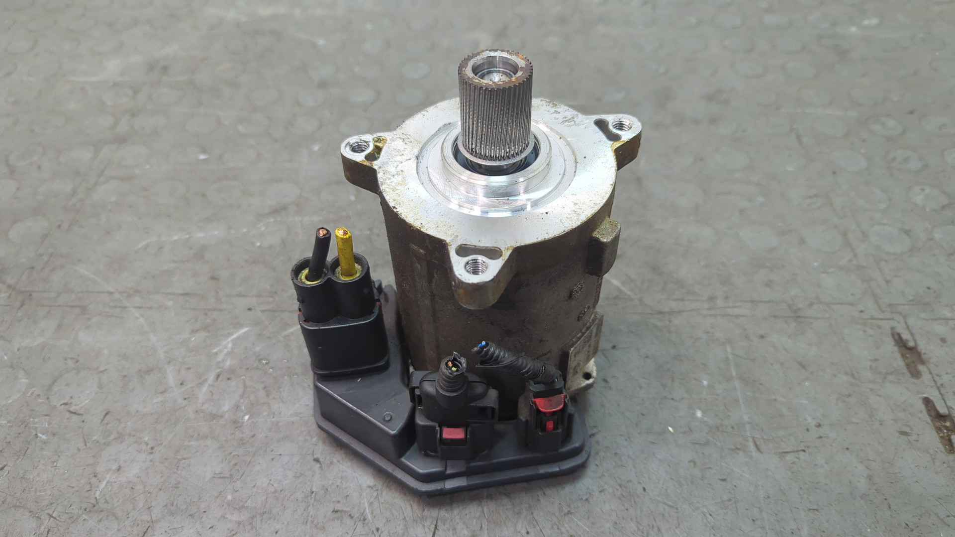 Серводвигатель рулевой рейки