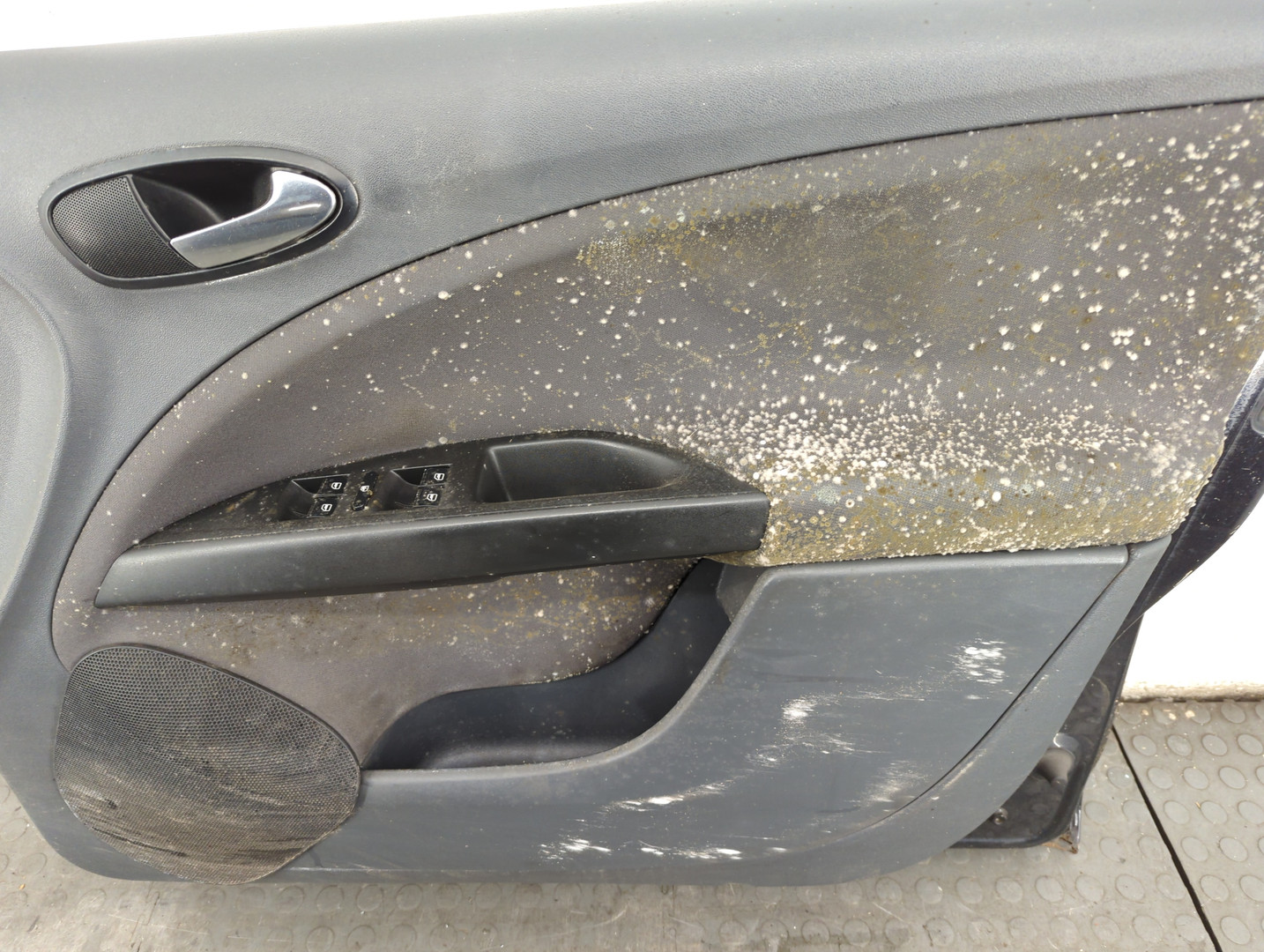 Дверь передняя правая